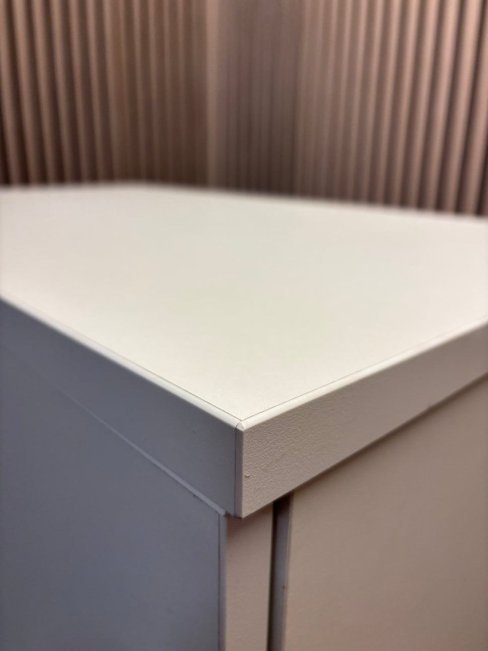 Universal 2 door storage unit in white laminate with 2 no. internal shelves and key 1090Hx470Dx800W