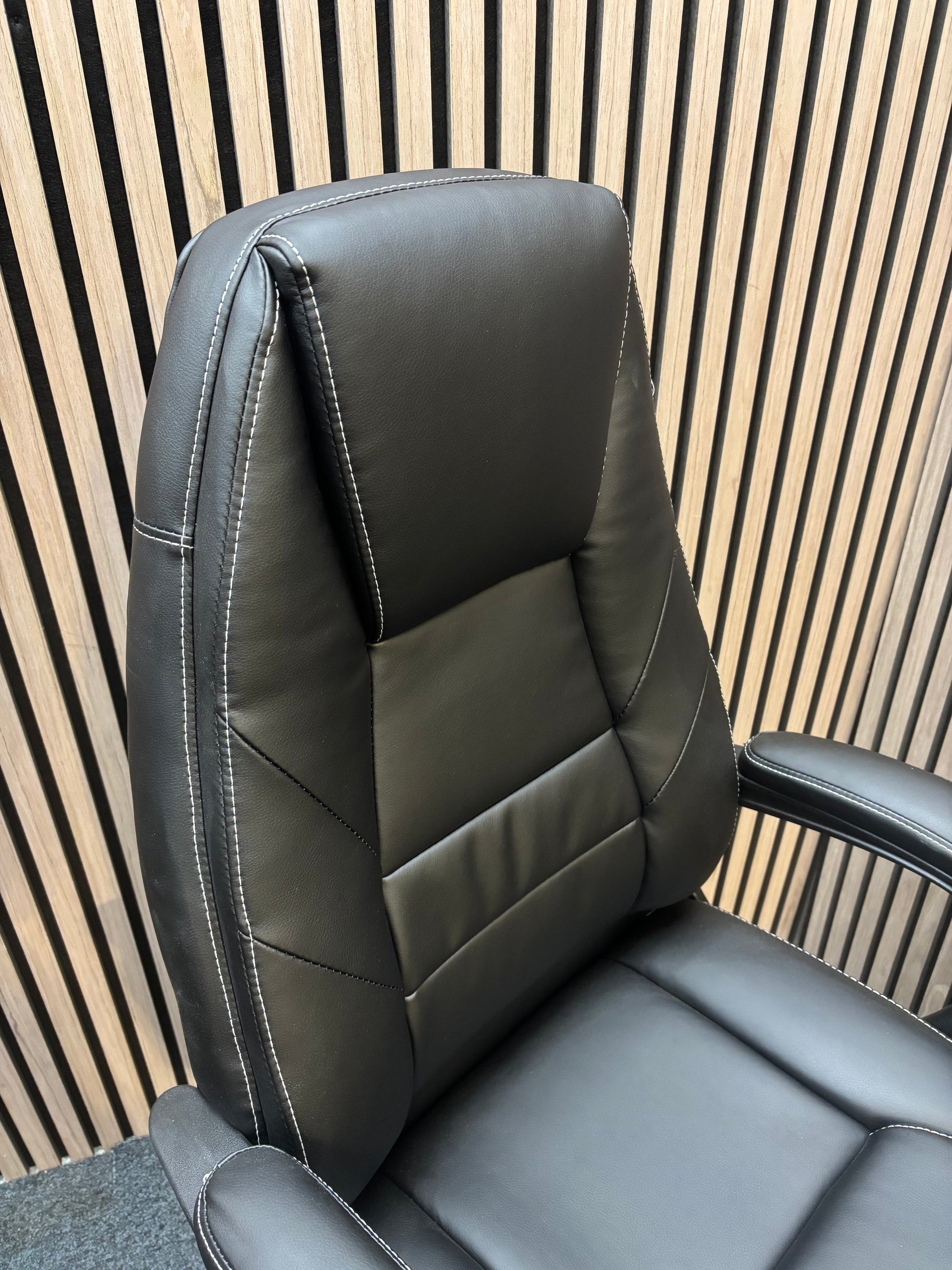 NEW Noble managers cantilever meeting chair with arms, black PU leatherette and black metal cantilever base. Price in VAT