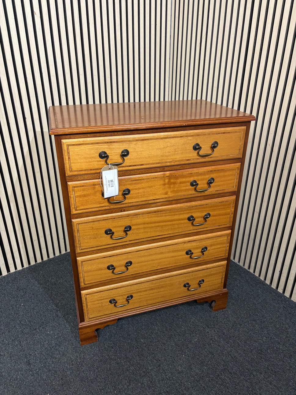 Stained pine 5 drawer chest of drawers with ornate handles (H 100 x W 75 x D 46 cm) 3126