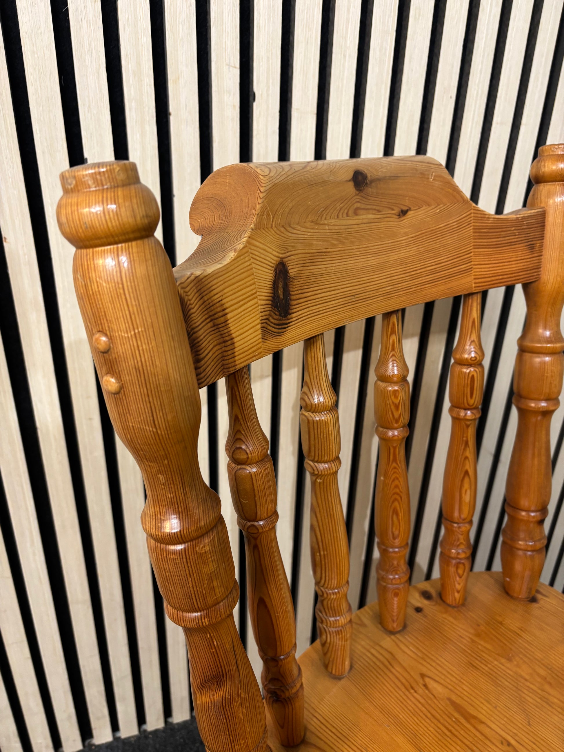 Solid pine spindle back kitchen chair 3126