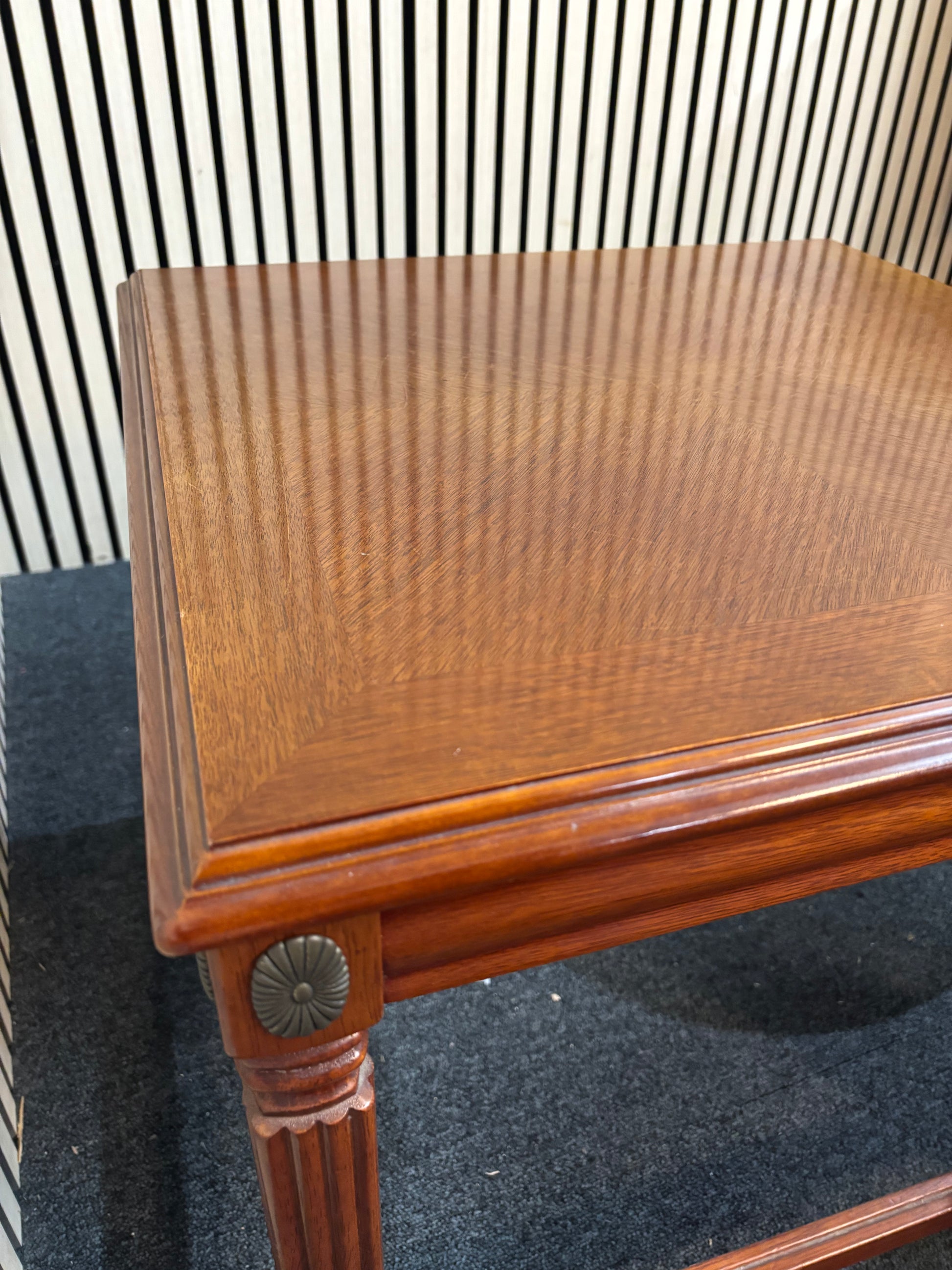 Oval pine framed gate leg kitchen table (W 37, 147 extnd x D 107 cm) 3126