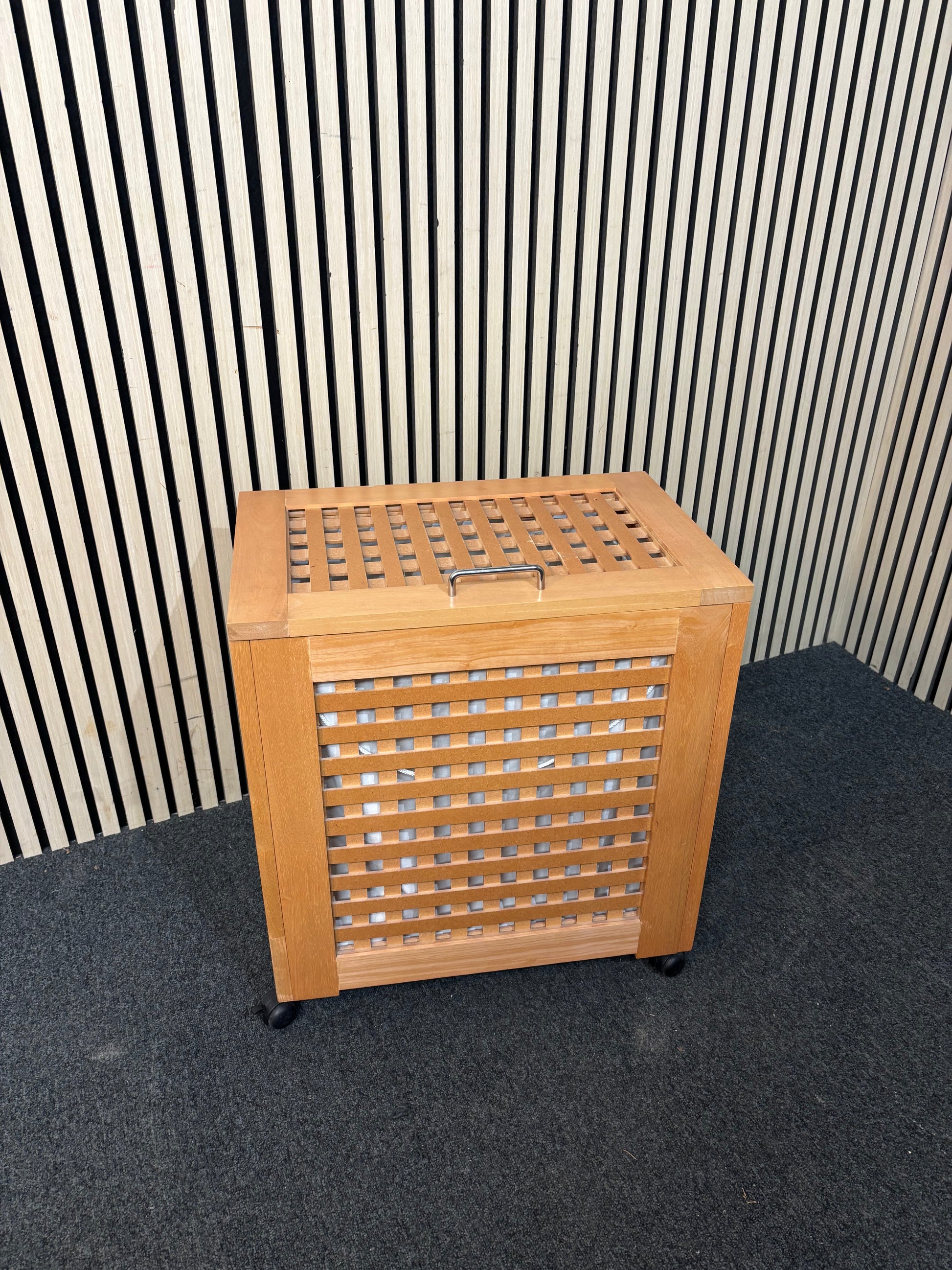 Pine lattice top open laundry boxes on castors 3126