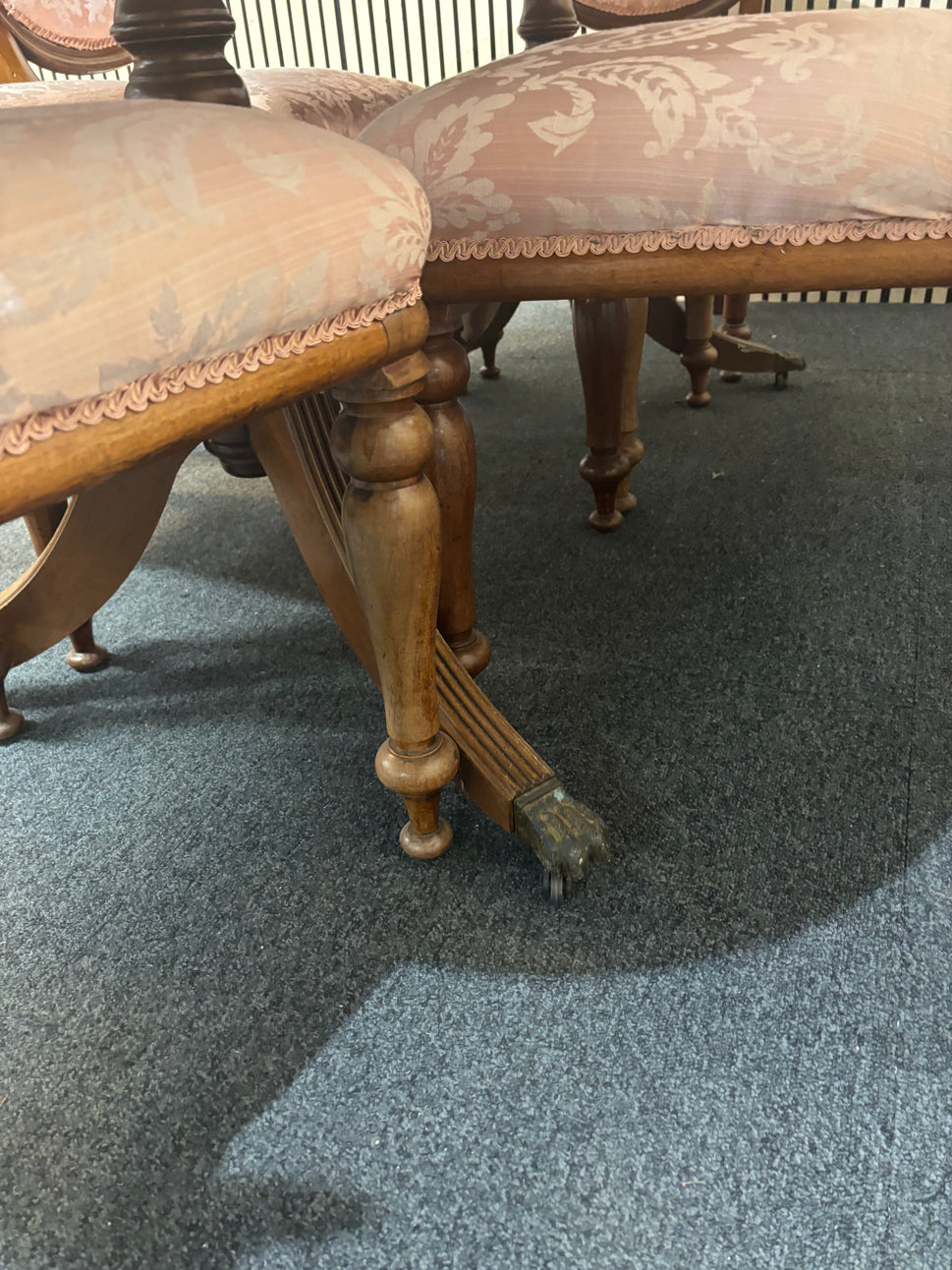 Mahogany wooden dining table with curved edges with 6 no. matching spoonback upholstered chairs 3126