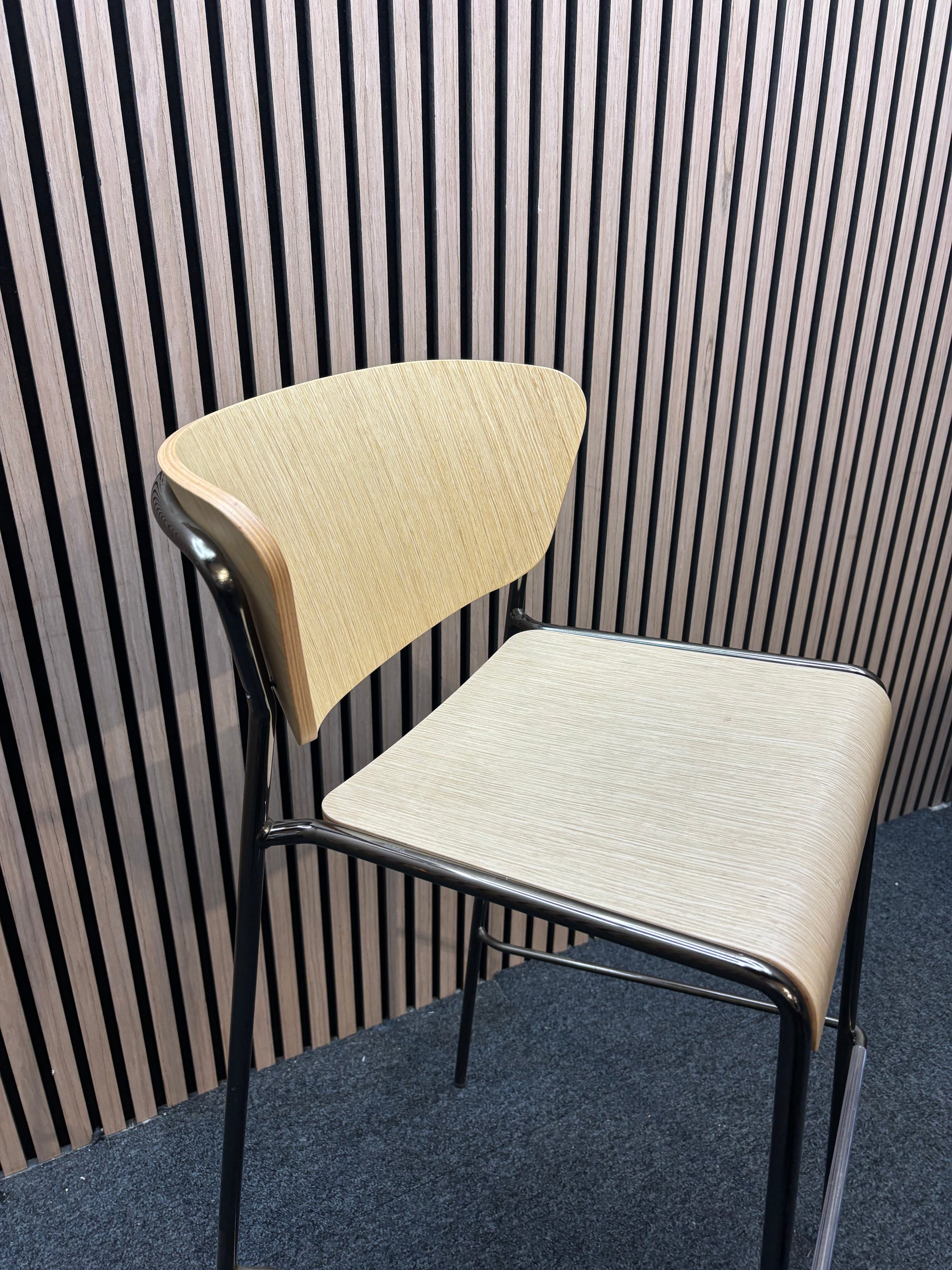 Salo bar stool with natural oak and solid 4 legged black frame