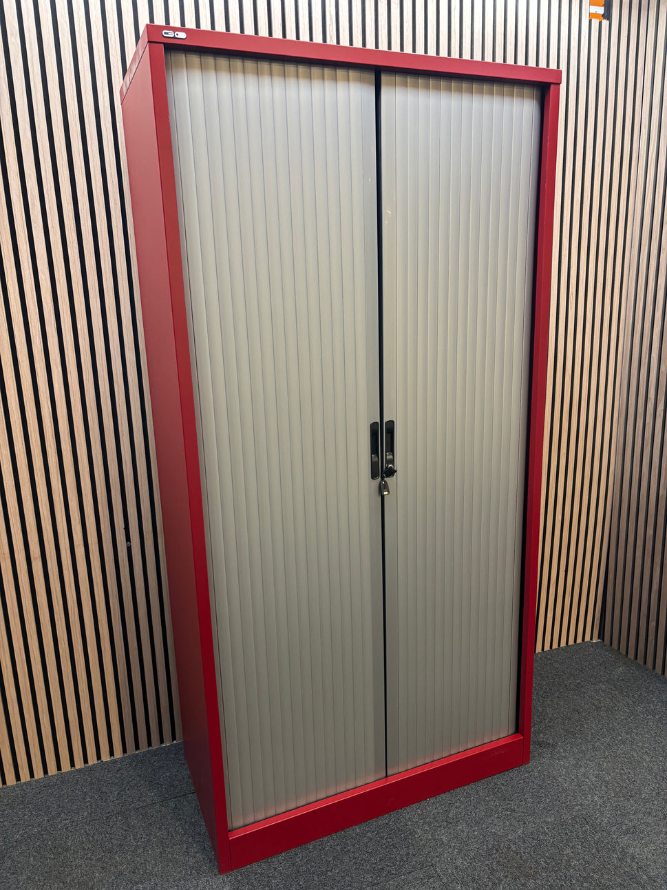Large mainline metal 78 side open tambour unit- red