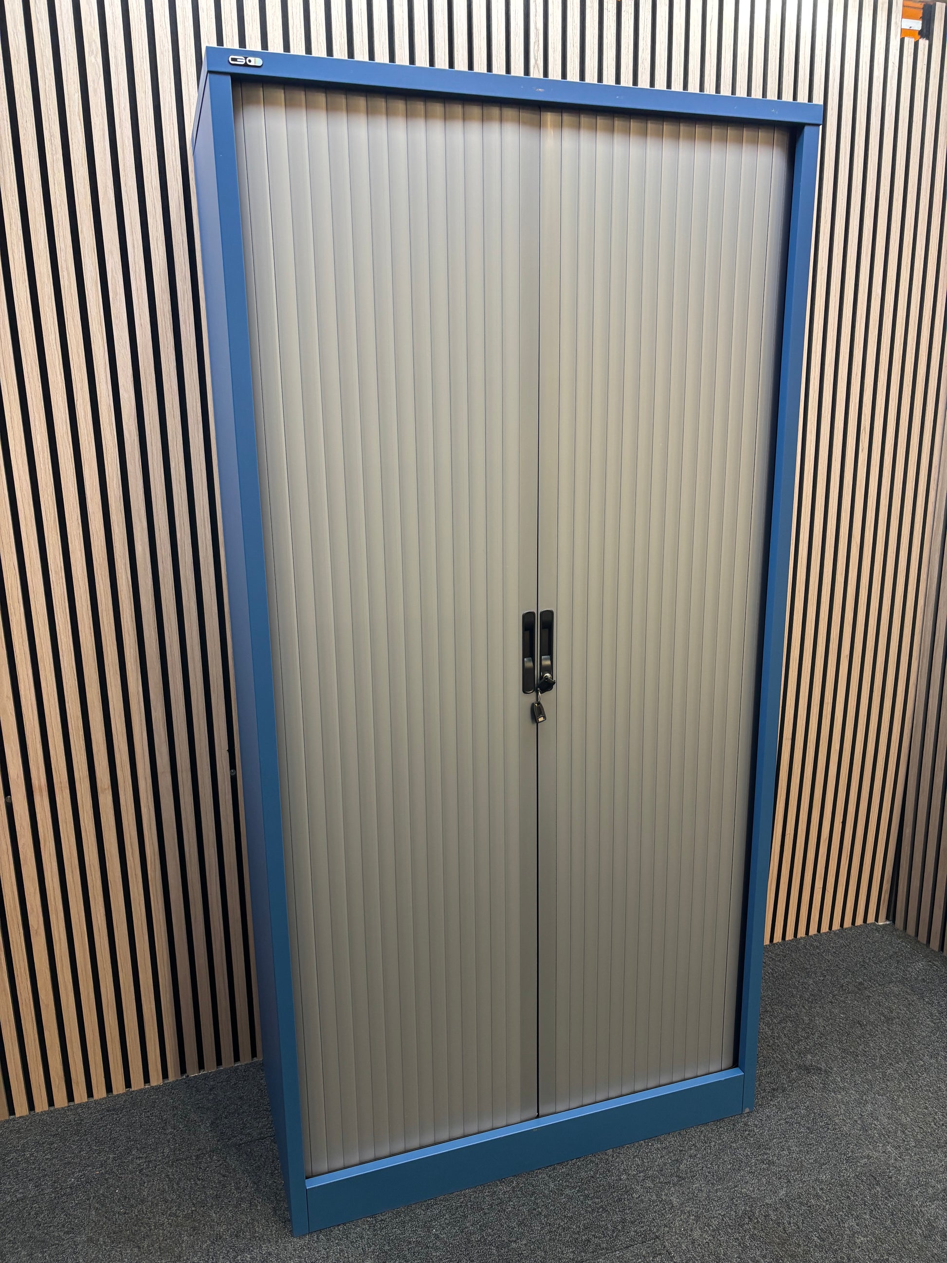 Large mainline metal 78 side open tambour unit- blue