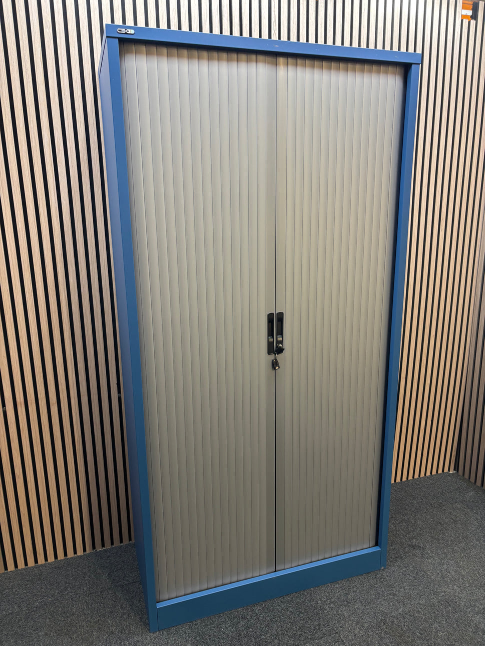Large mainline metal 78 side open tambour unit- blue