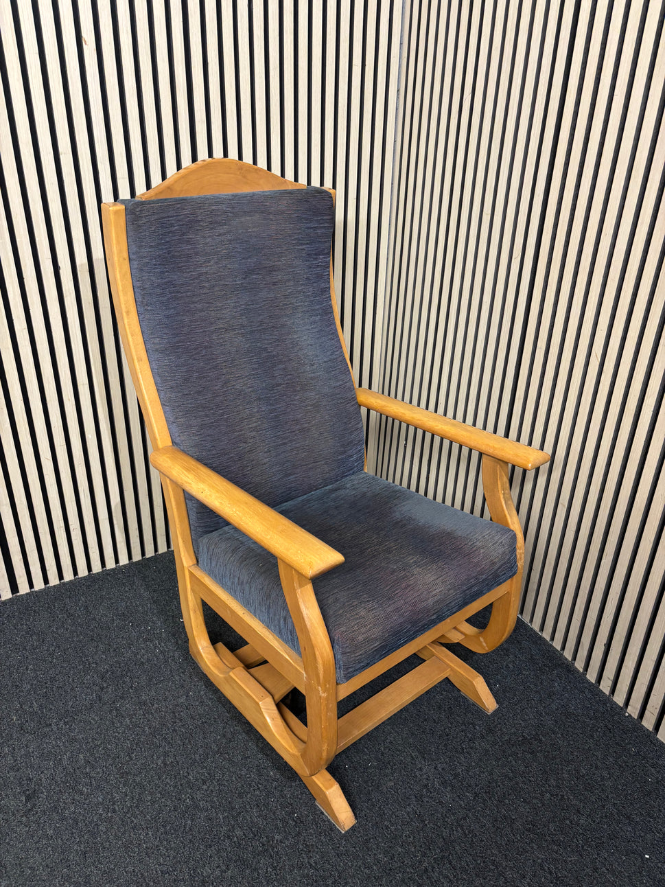 Solid beech rocking chair with blue fabric 43558