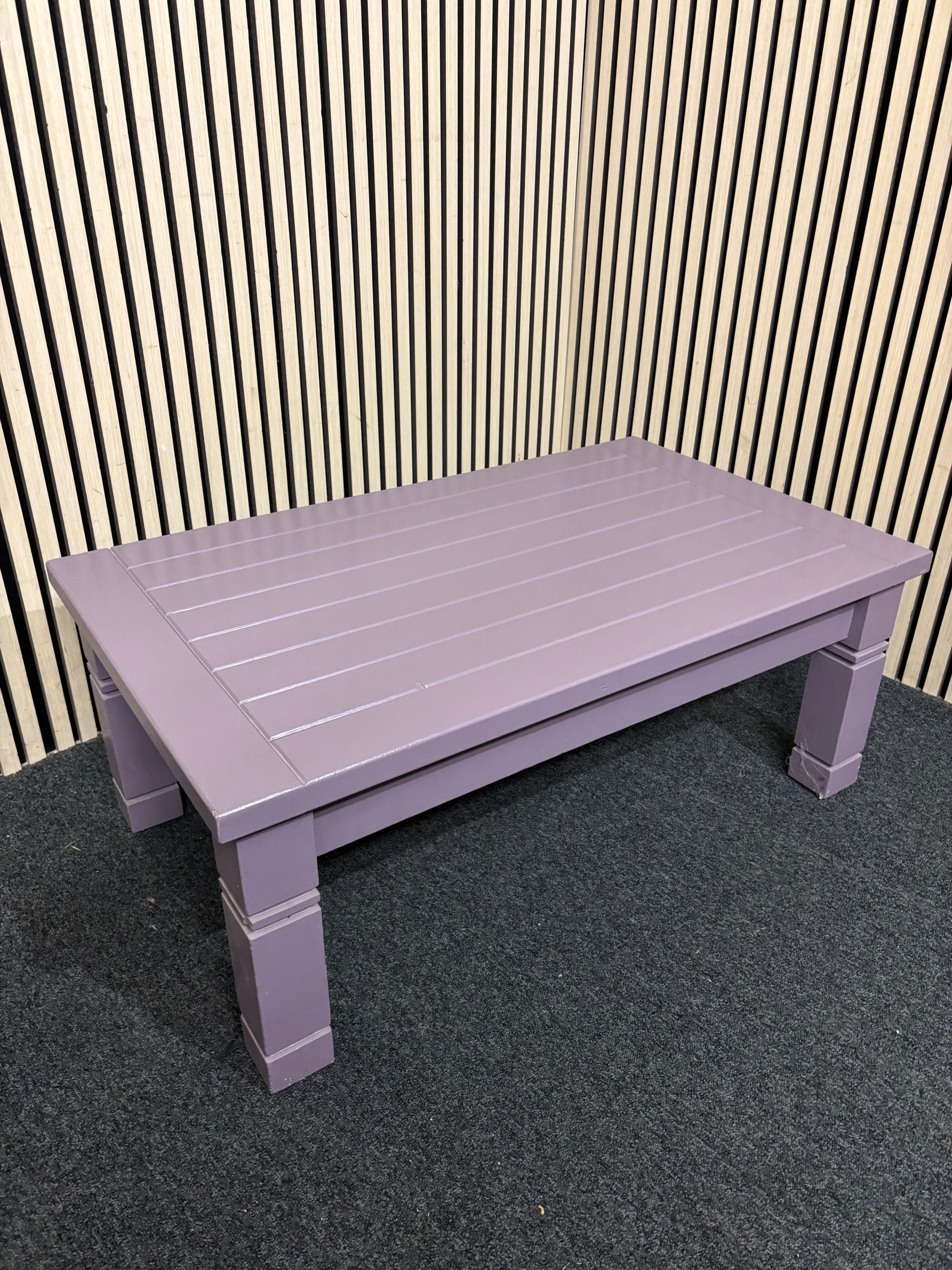 Purple painted solid pine rectangular coffee table (H 40 x W 100 x D 60 cm) 43591