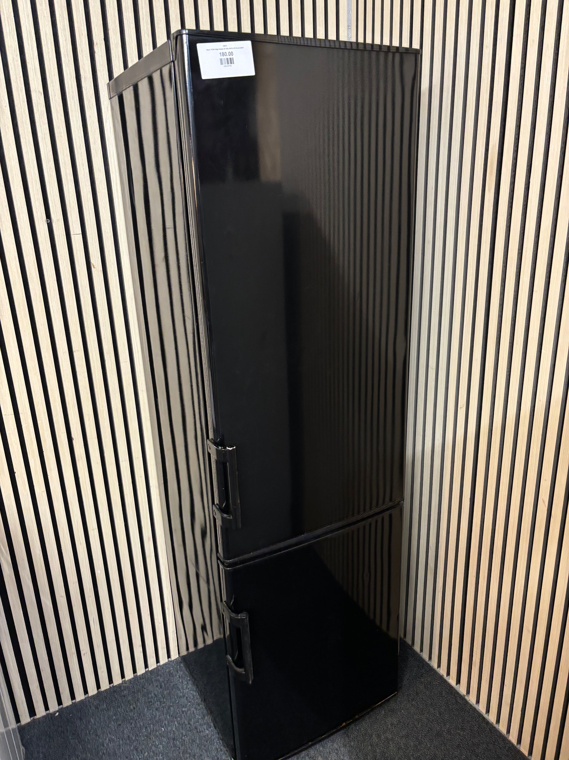 Black 70/30 fridge freezer (H 180 x W 55 x D 58 cm) 43611