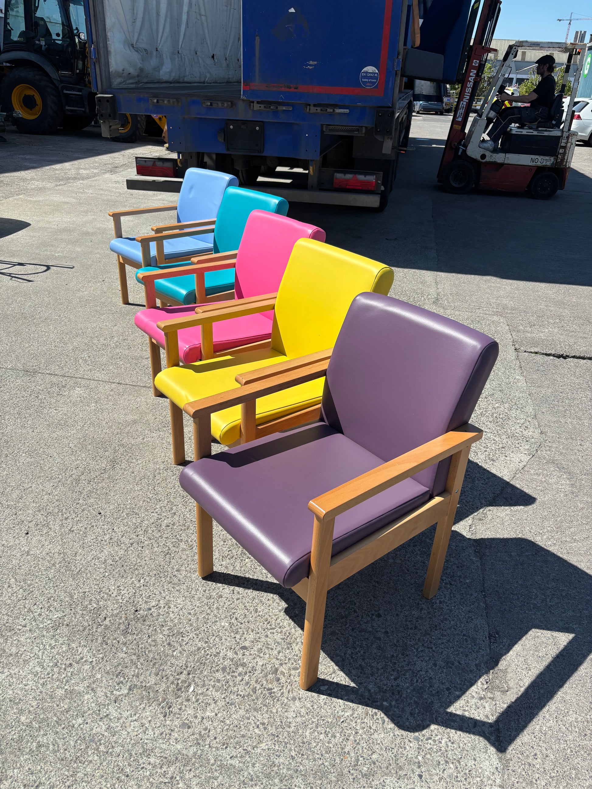 Purple Meavy reception chair with leatherette seats