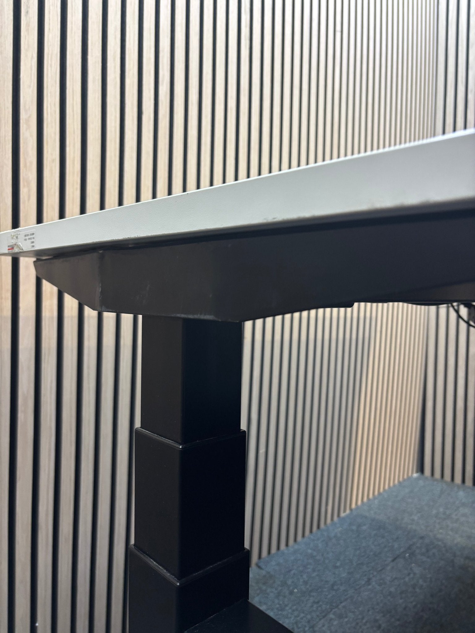 Elev8 Luxe sit-stand back-to-back desks, desk top included- various colours available (140/160 cm x 80 cm)