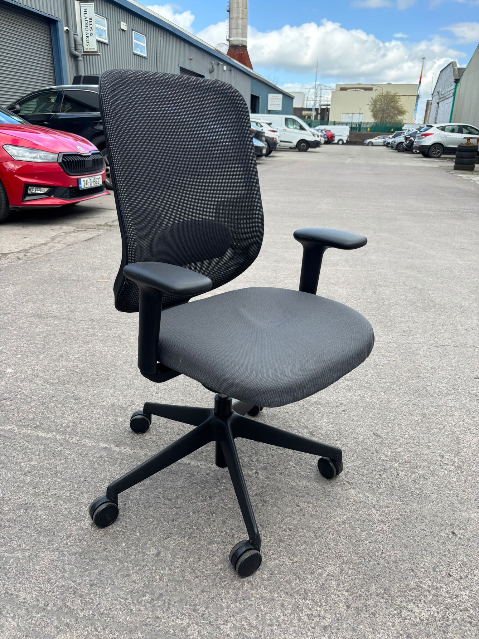 Black & Grey Second Hand Orange Box Ergo Swivel Chair