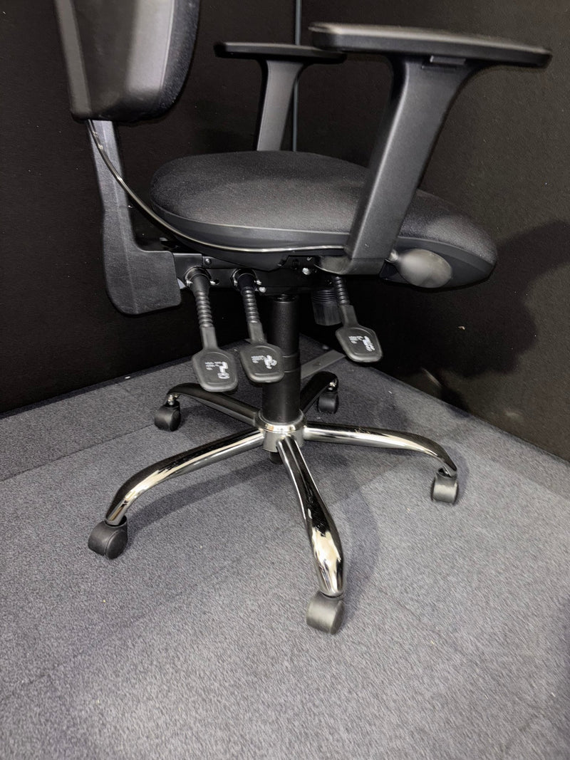 BRAND NEW Senza Ergo, lumbar pump, seatslide, adjustable arms, syncro mech, black fabric
PRICE INC VAT AT 23%
LARGE QTY'S AVAILABLE