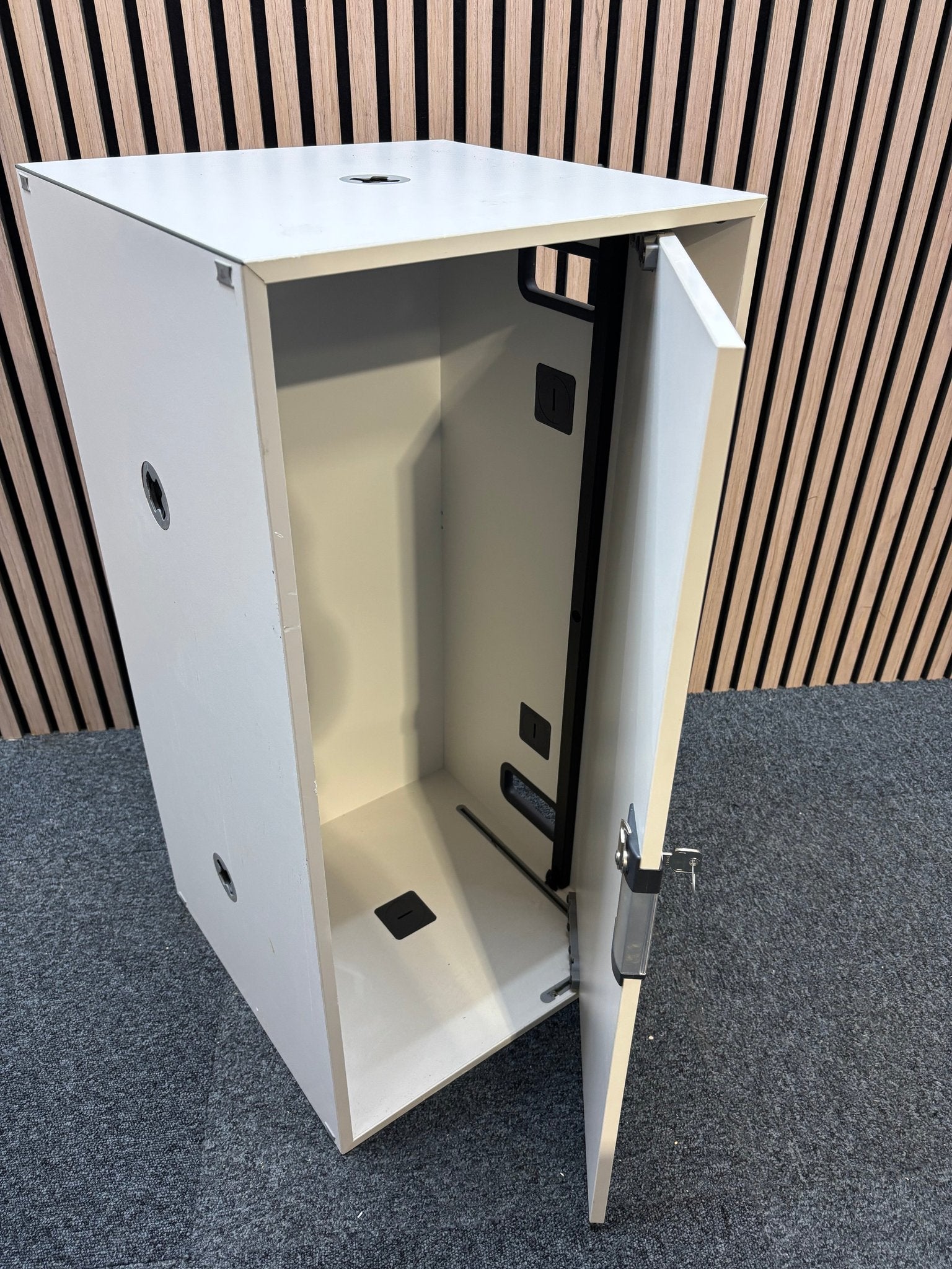 White wooden small 1 door storage unit (H 80 x W 40 x D 40 cm)