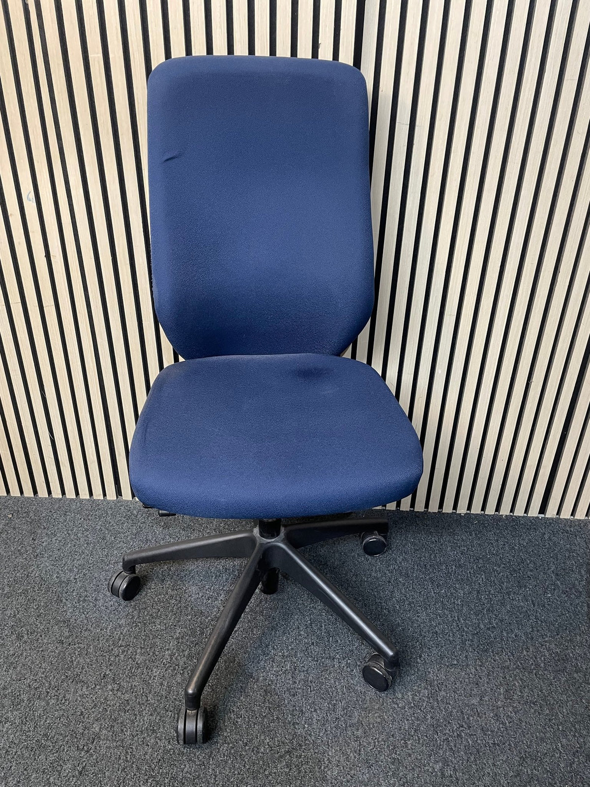 Verco PRf21 navy fabric swivel chair (no arms) 3425