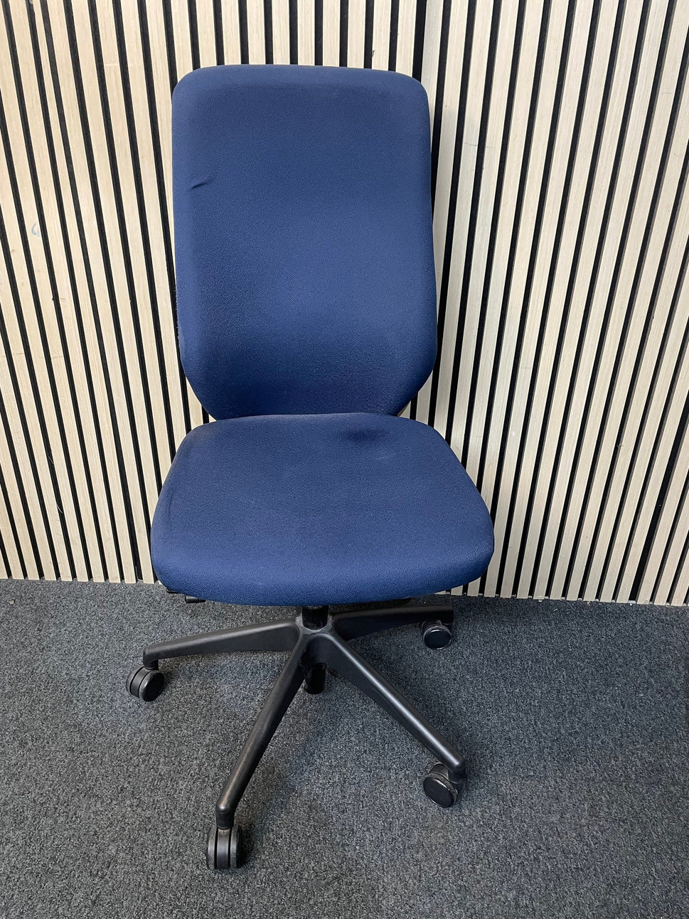 Verco PRf21 navy fabric swivel chair (no arms) 3425