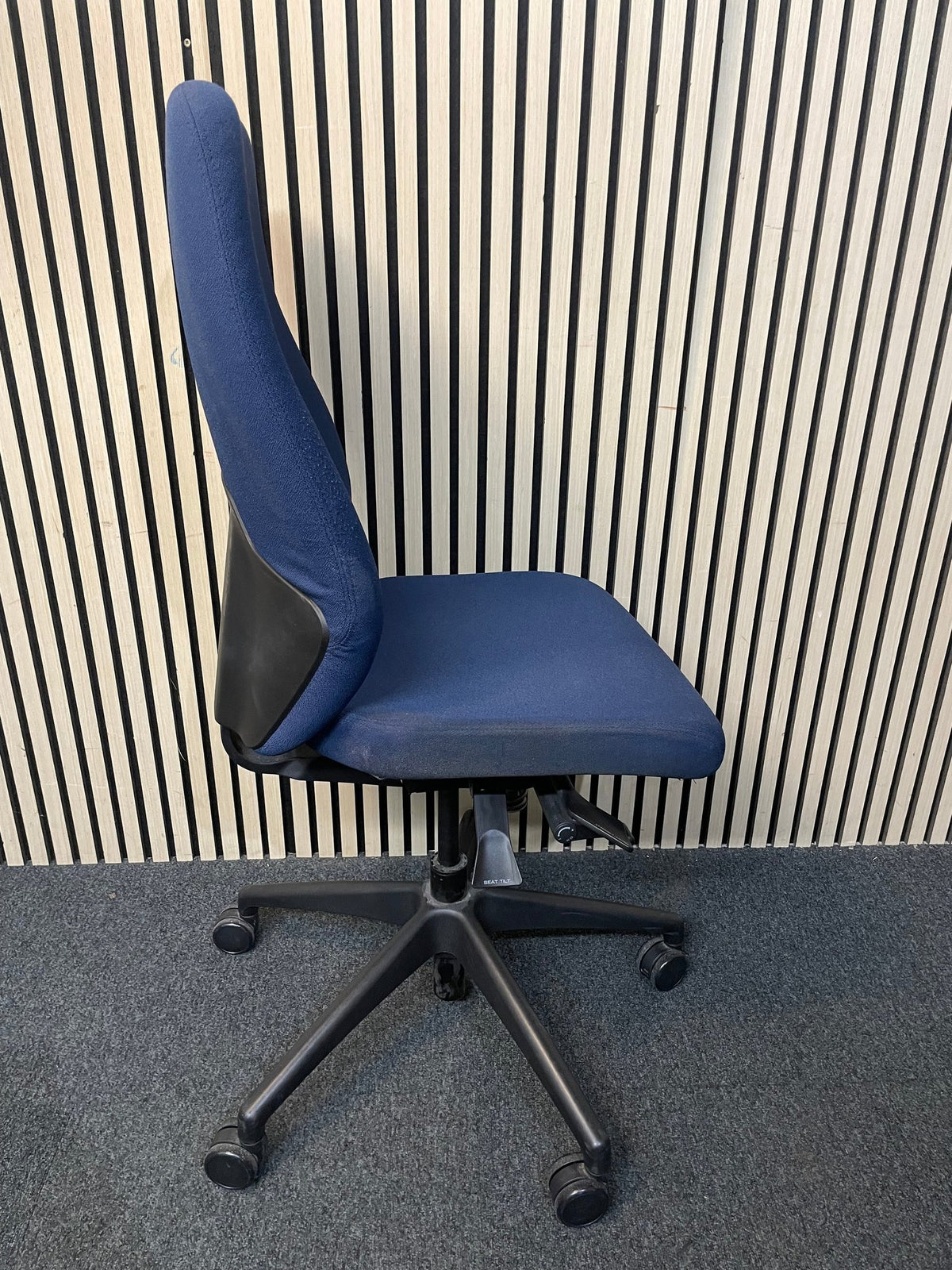 Verco PRf21 navy fabric swivel chair (no arms) 3425