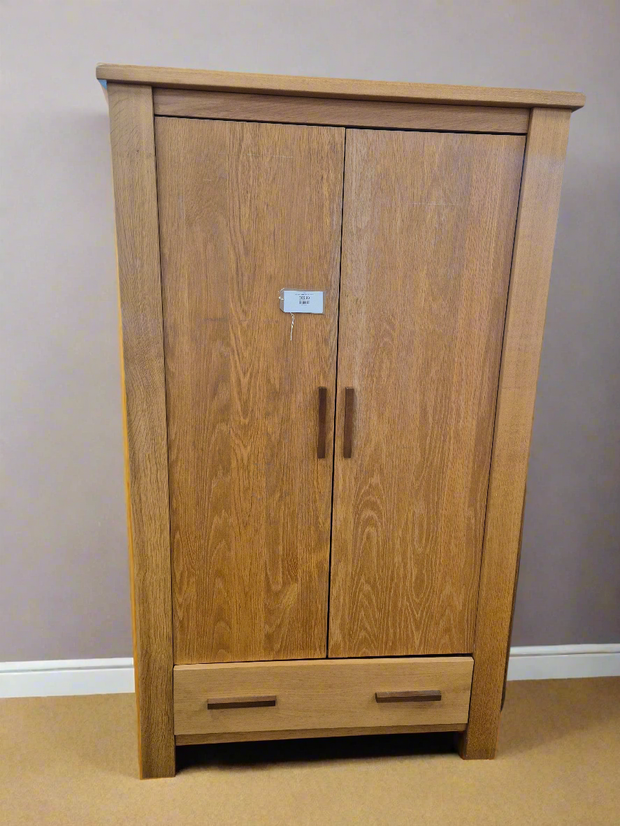 Tall 2 door 1 drawer solid oak wardrobe%A0