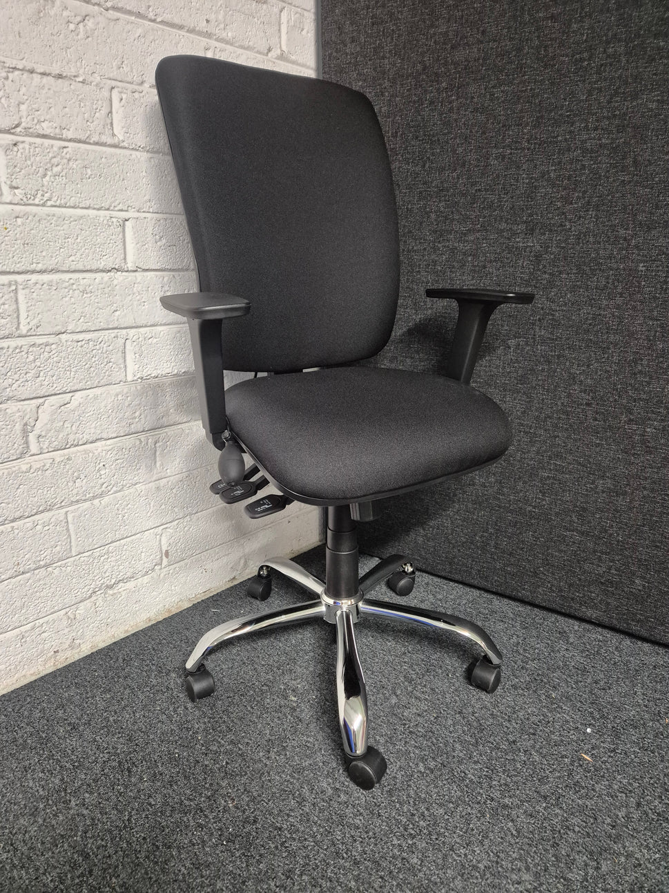 Senza ergo 24hr ergonomic asynchro task chair with height adjustable arms
