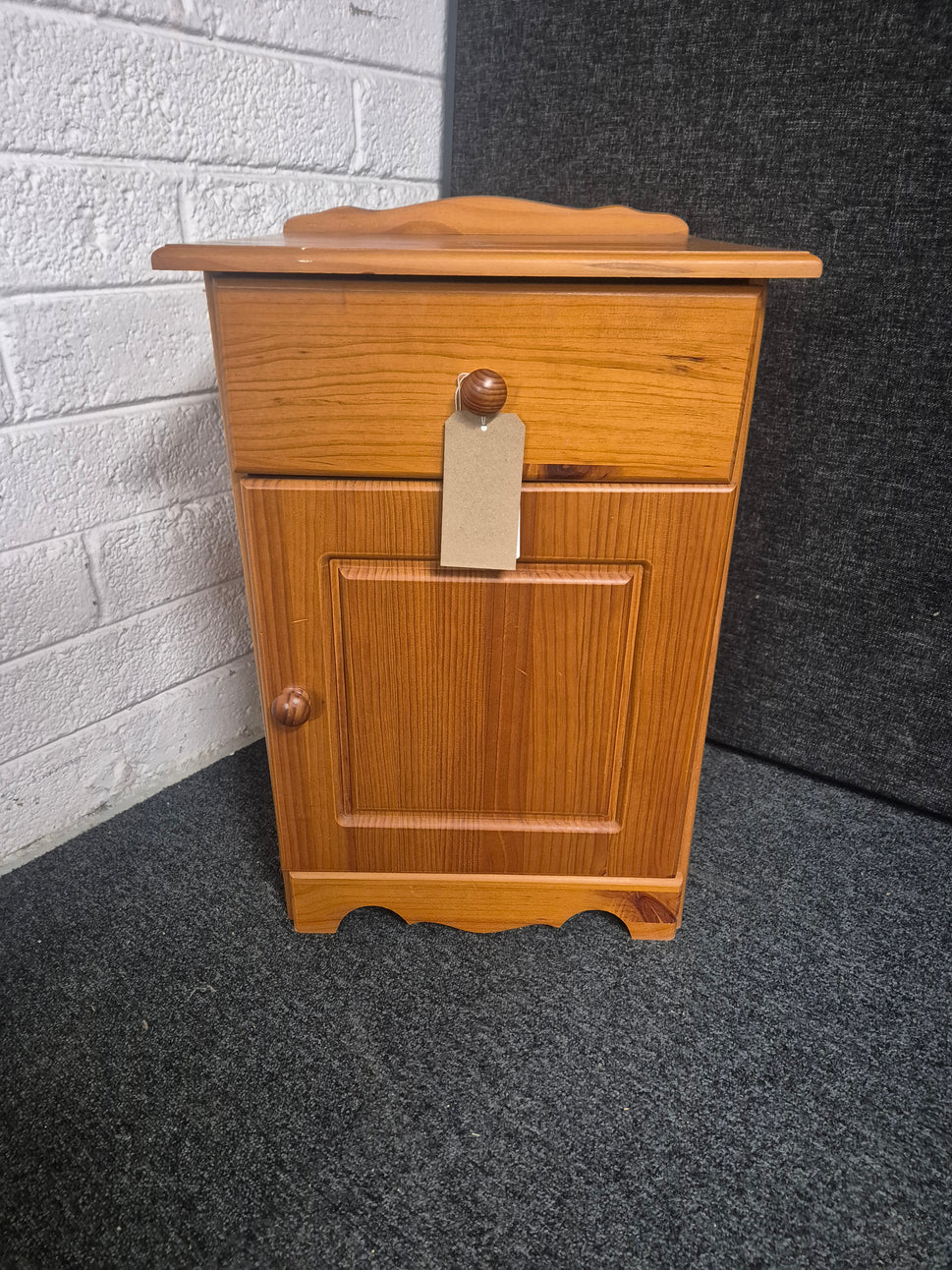 Solid pine 1 door 1 drawer bedside locker 1225