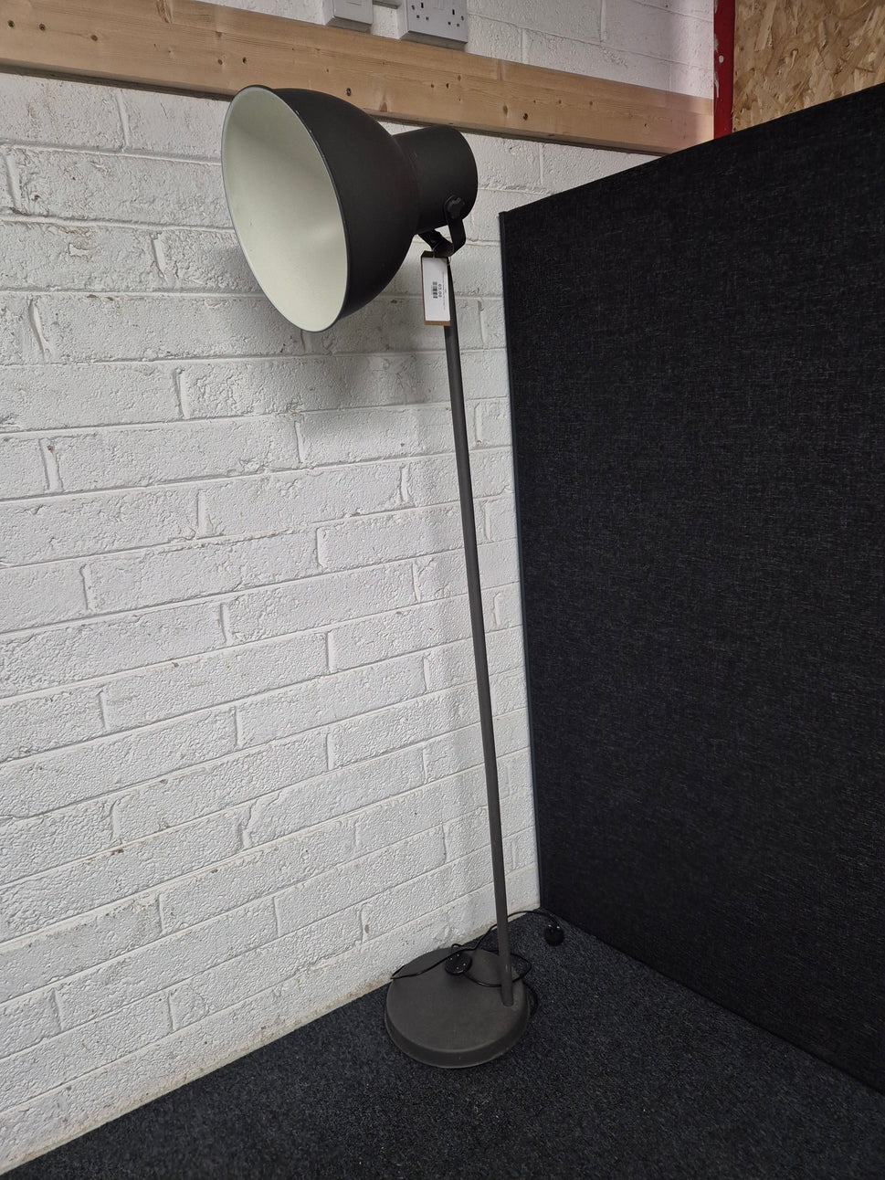 Tall black metal standard lamp (180 cm high) 3125