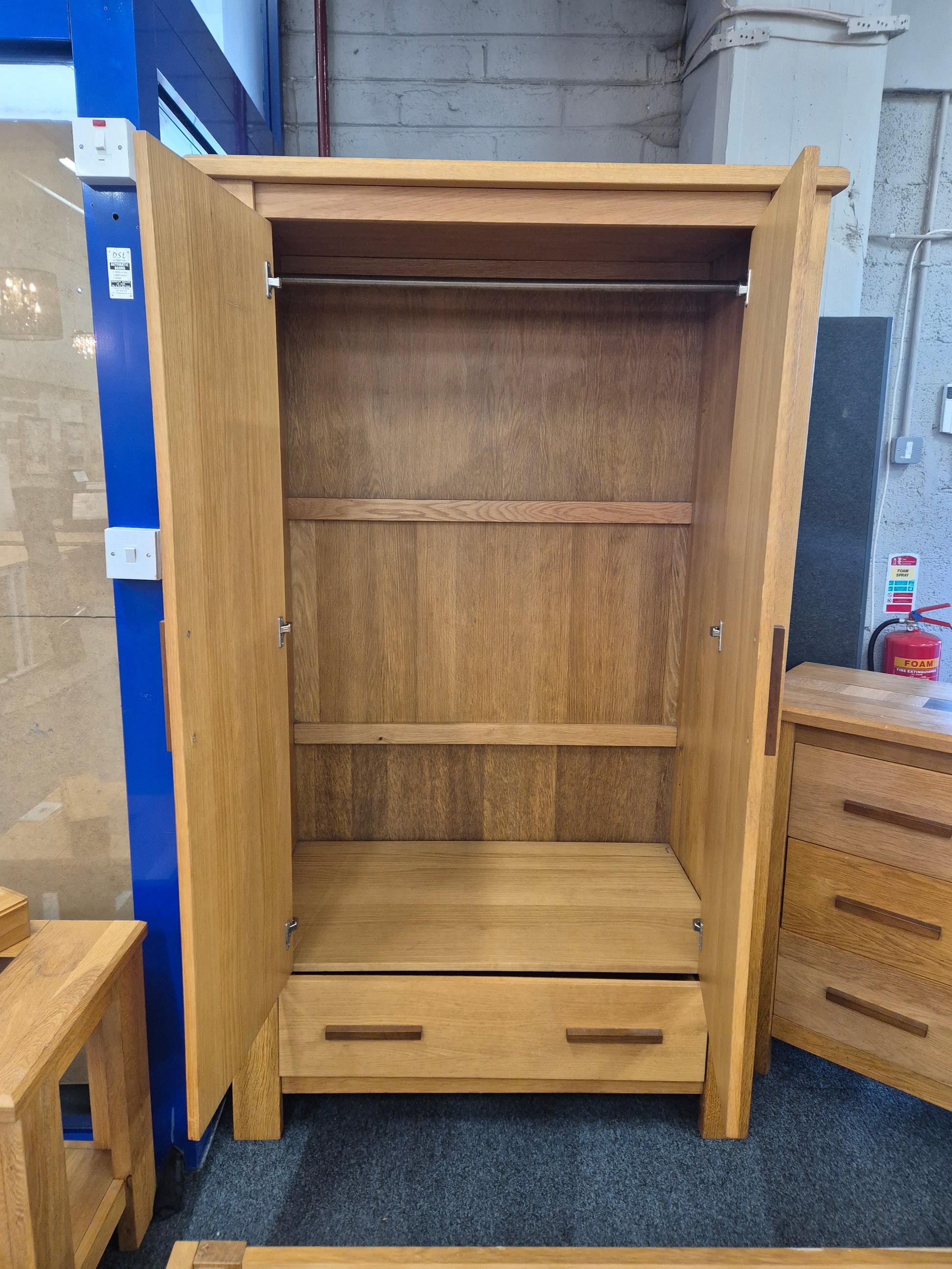 Tall 2 door 1 drawer solid oak wardrobe%A0
