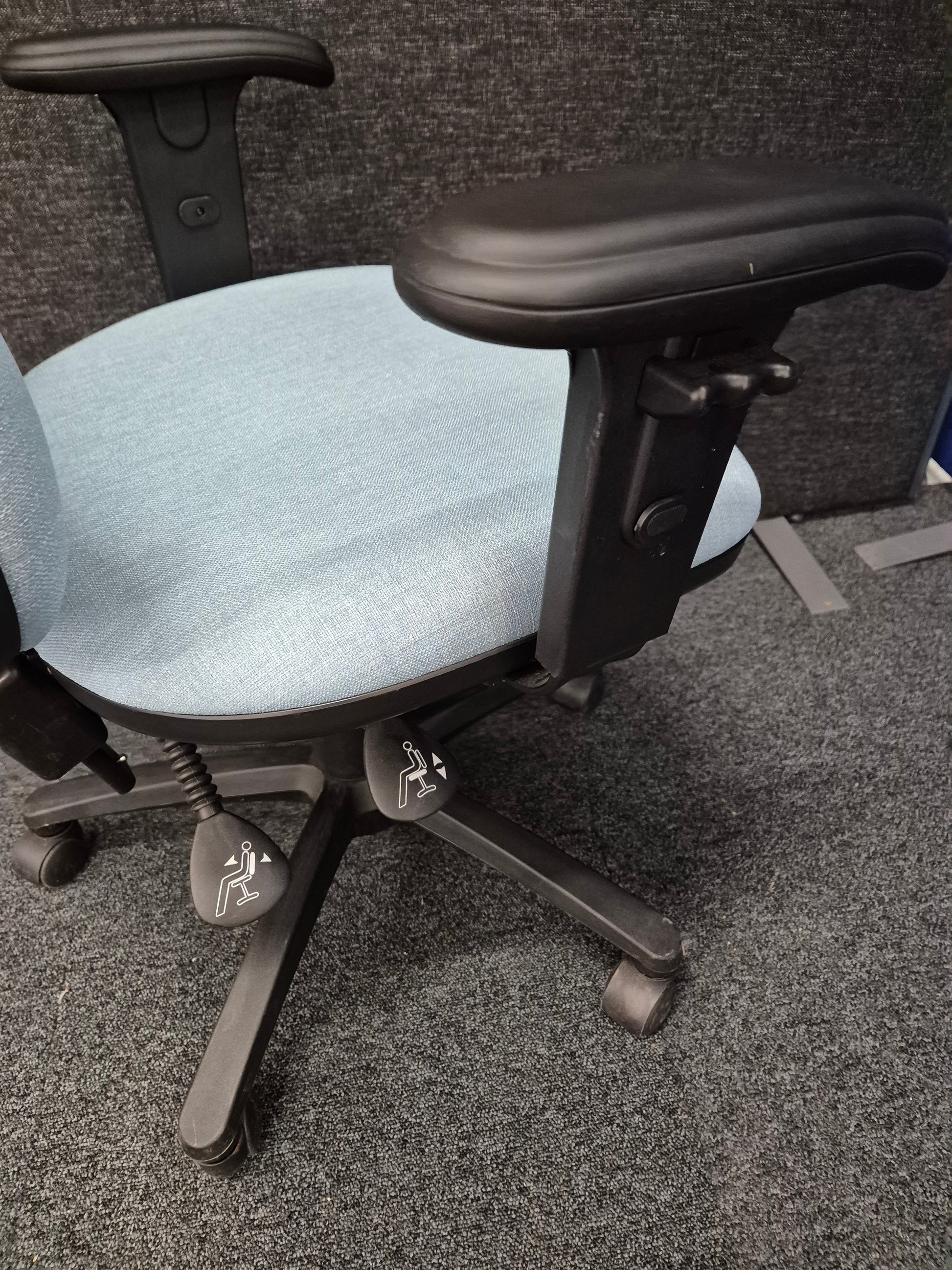 Vantage bespoke blue swivel chair 2 levers height adjustable arms