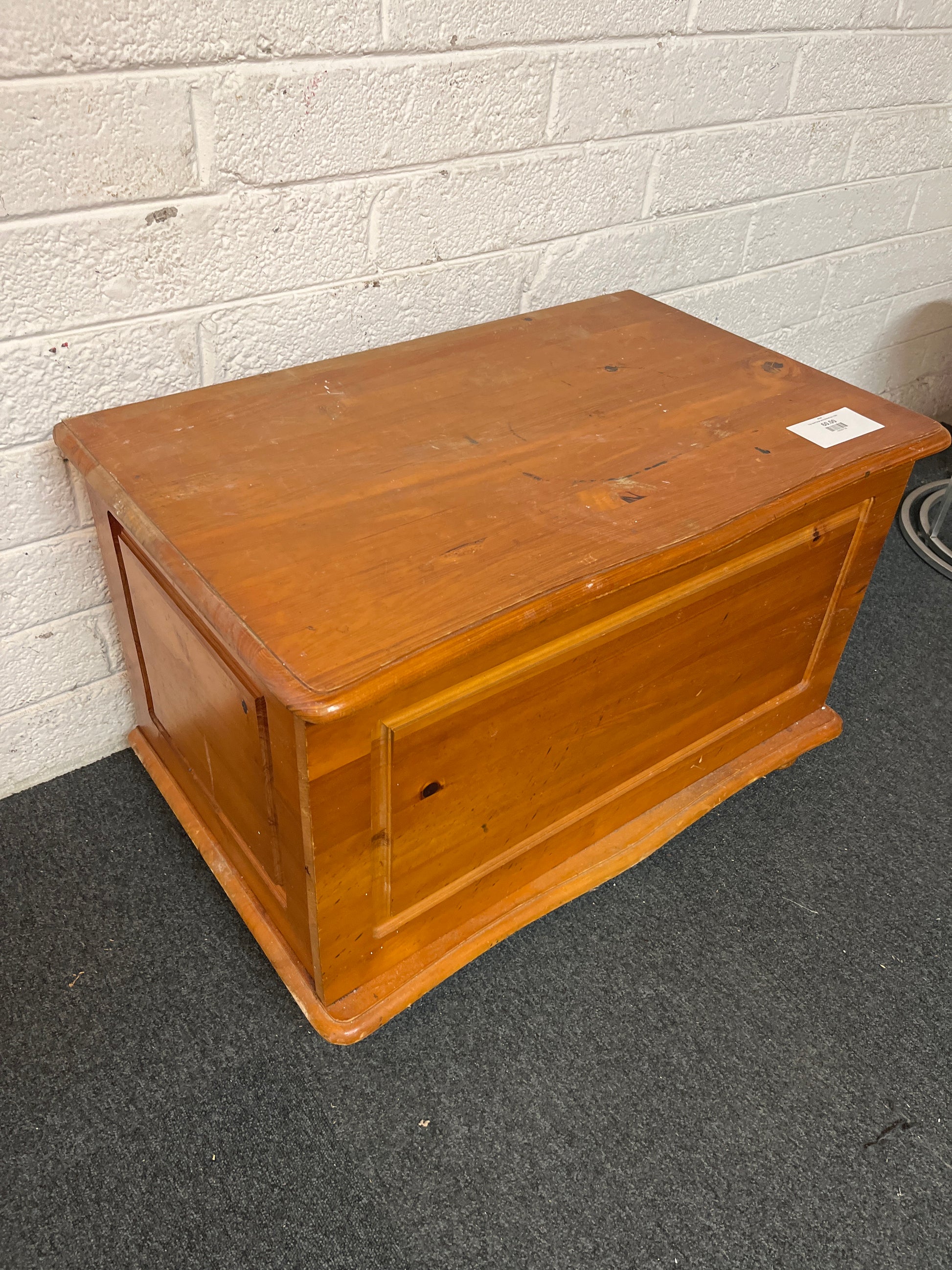 Top open large pine blanket box 1325
