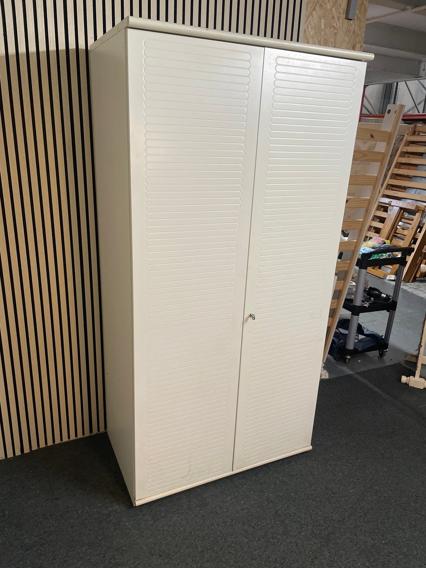 Tall 2 door white laminate slatted door wardrobe (H 200 x W 100 x D 61 cm) 2425