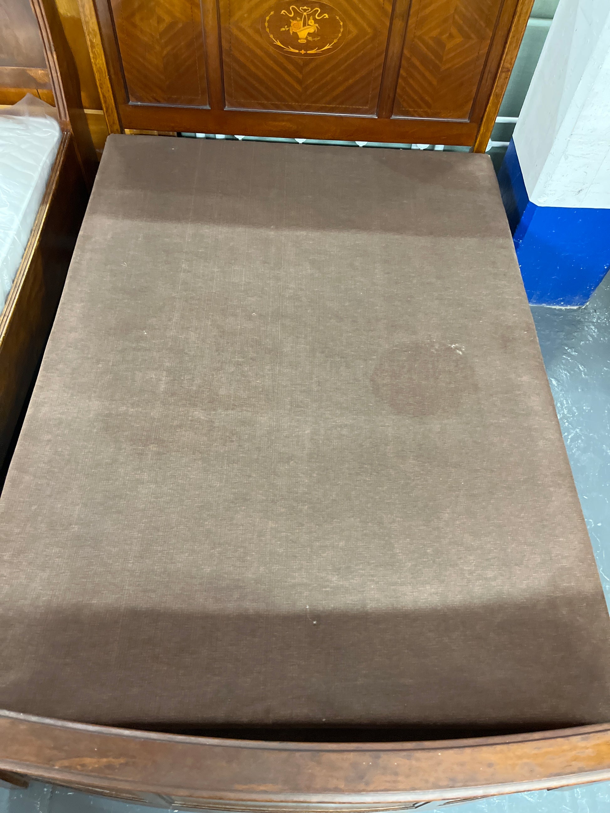 4ft 6 Antique mahogany inladid high end bed frame 2325
