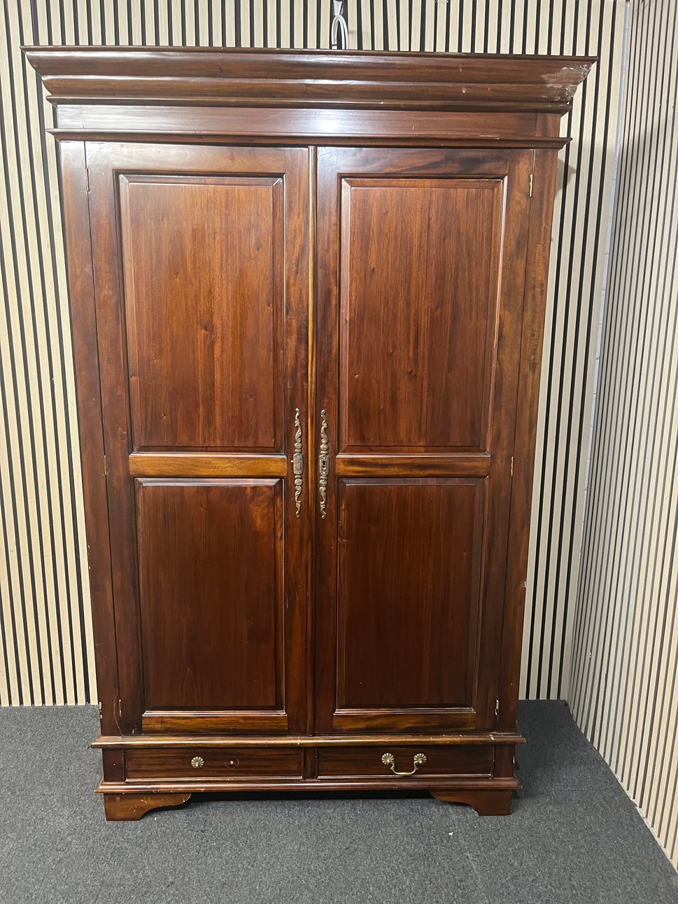 Tall solid mahogany 2 door 1 drawer wardrobe (H 191 x W 130 x D 60 cm) 43826