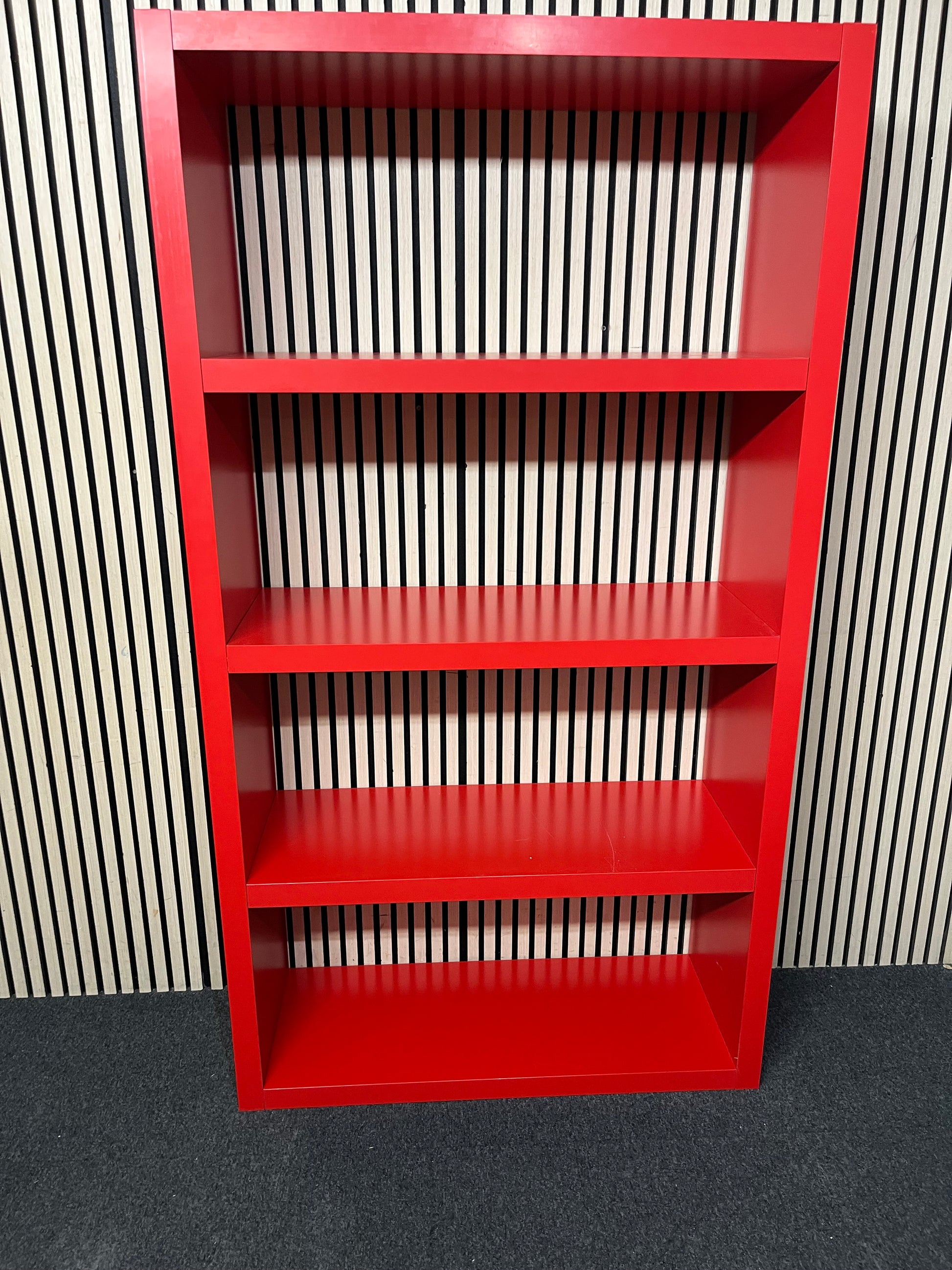 Red laminate open bookcase (H 190 x W 106 x D 36 cm)  44272