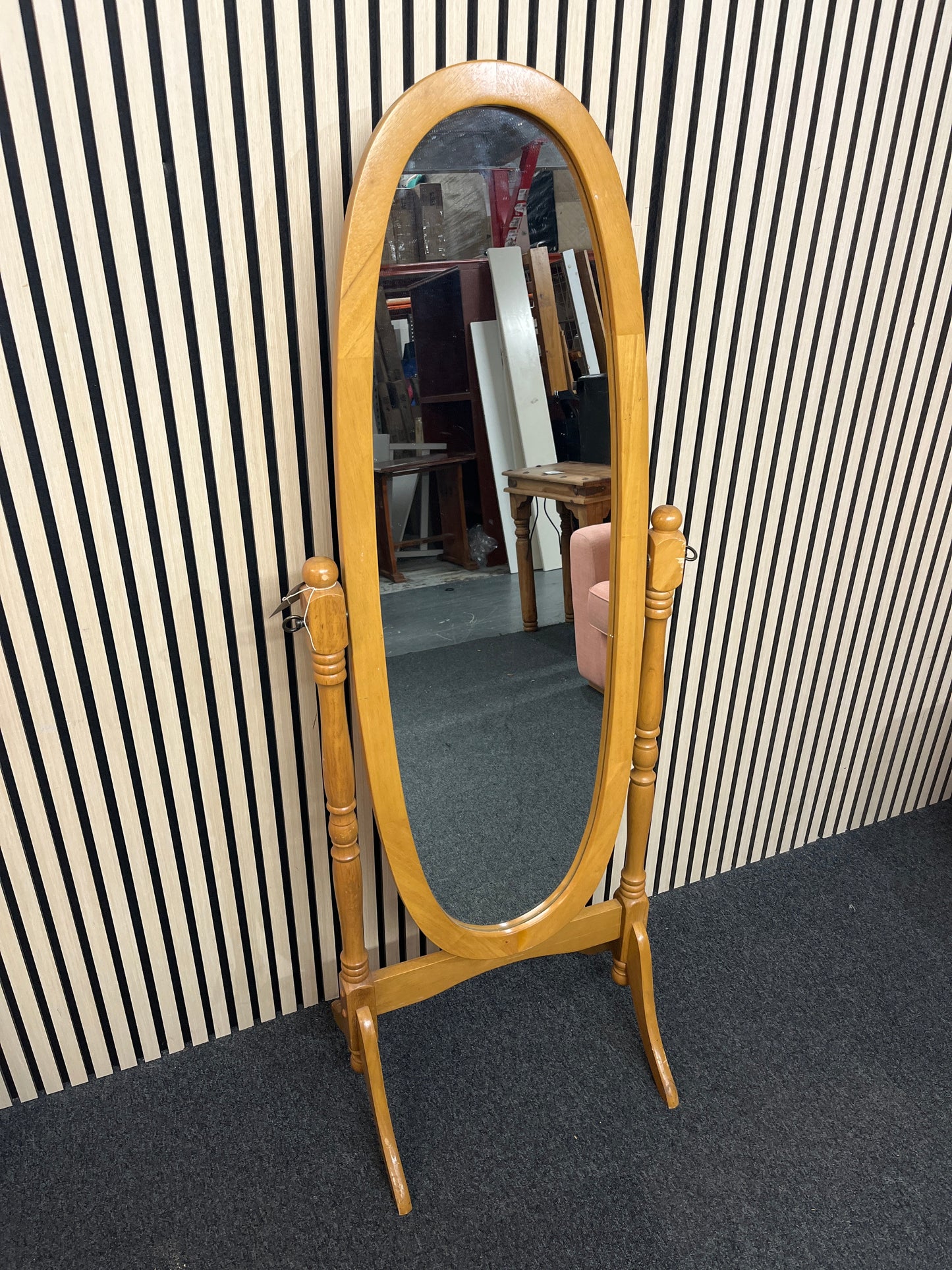 Pine cheval mirror (H 154 x W 58 cm)