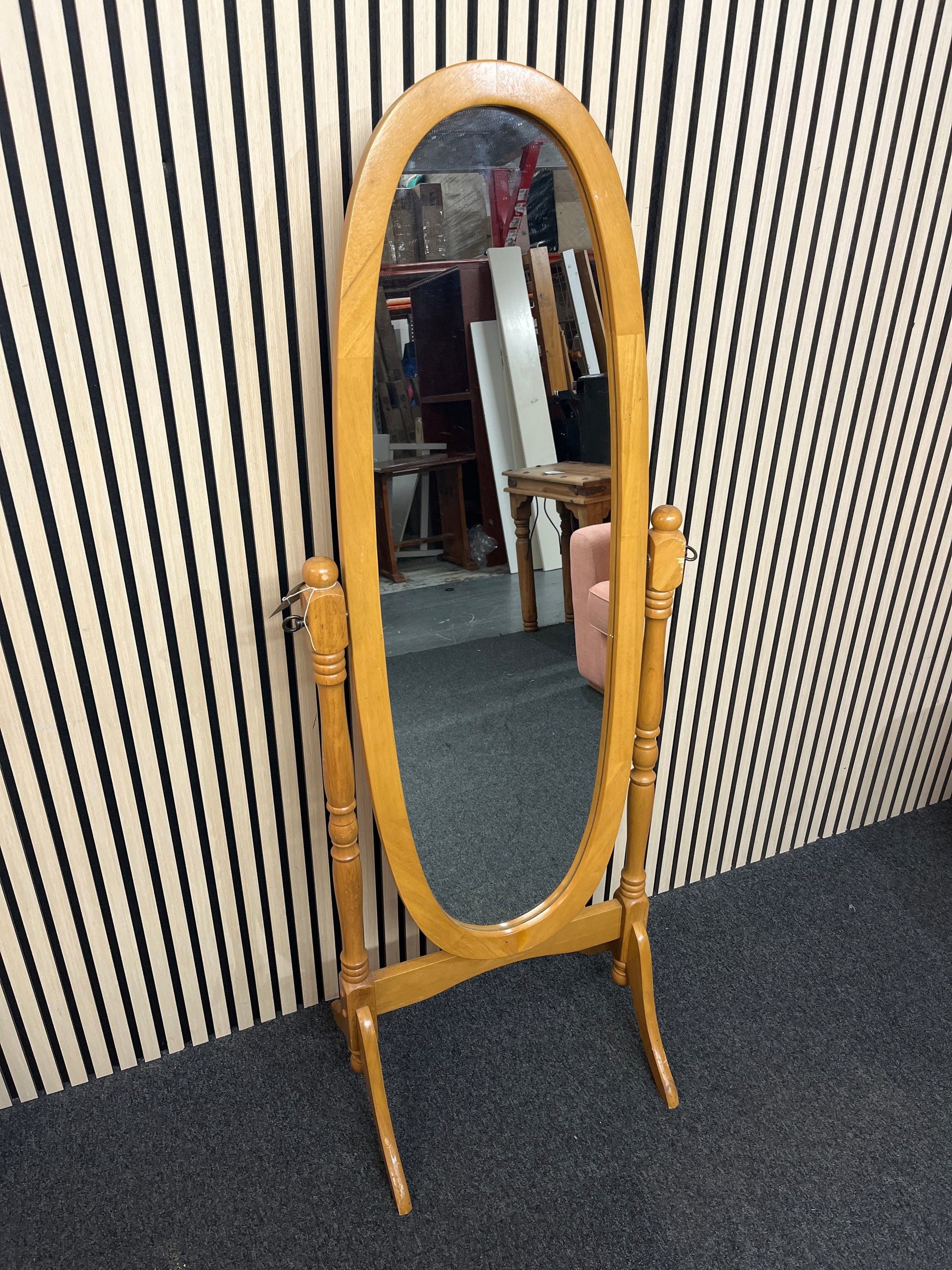Pine cheval mirror (H 154 x W 58 cm)