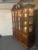 Switch Large ornate mahogany display case with 4 glass doors, 3 base drawers and 3 base doors with mirrored back (H 214 x 138 x D 42 cm) 2225 2 image