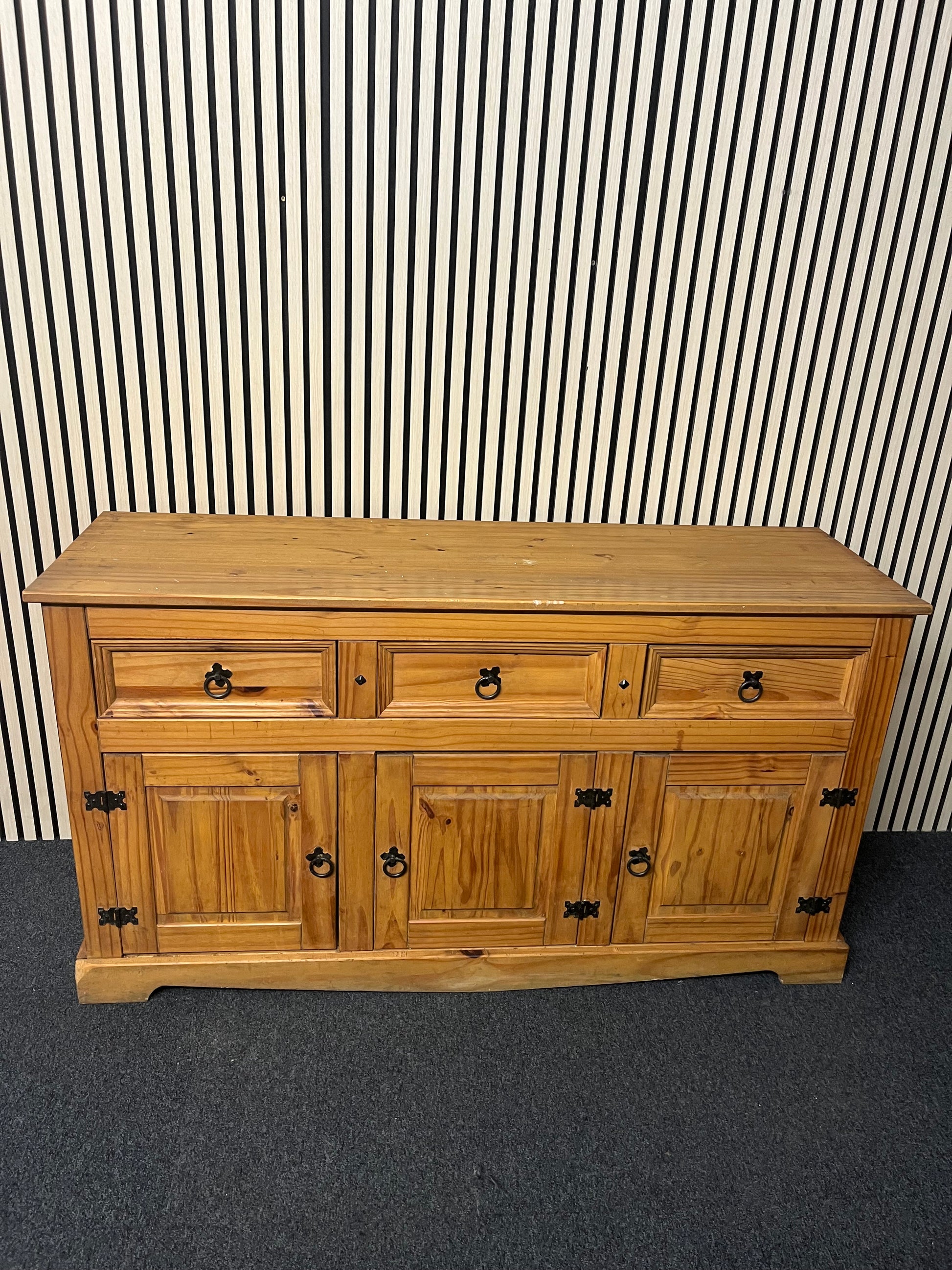 Large long 3 door 3 drawer waxed pine sideboard (H 84 x W 151 x D 47 cm) 2325