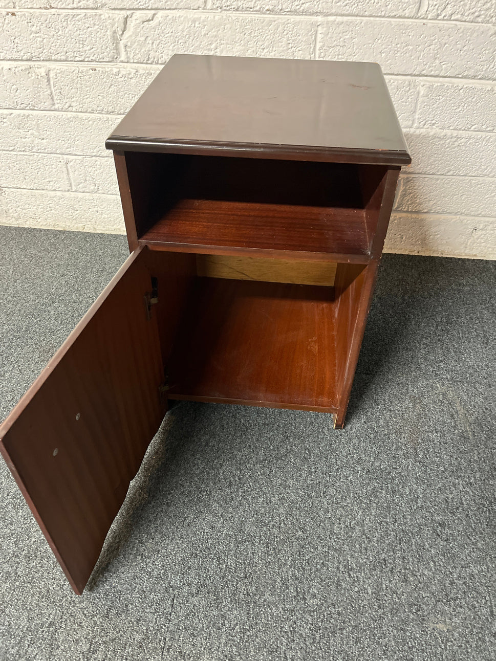 Mahogany bedside locker 1 drawer 1 shelf  (H 57 x W 39 x D 41 cm) 2225