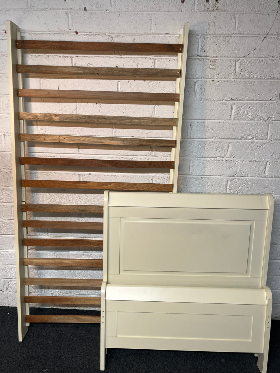 3ft cream painted high end sleigh bed frame 3225