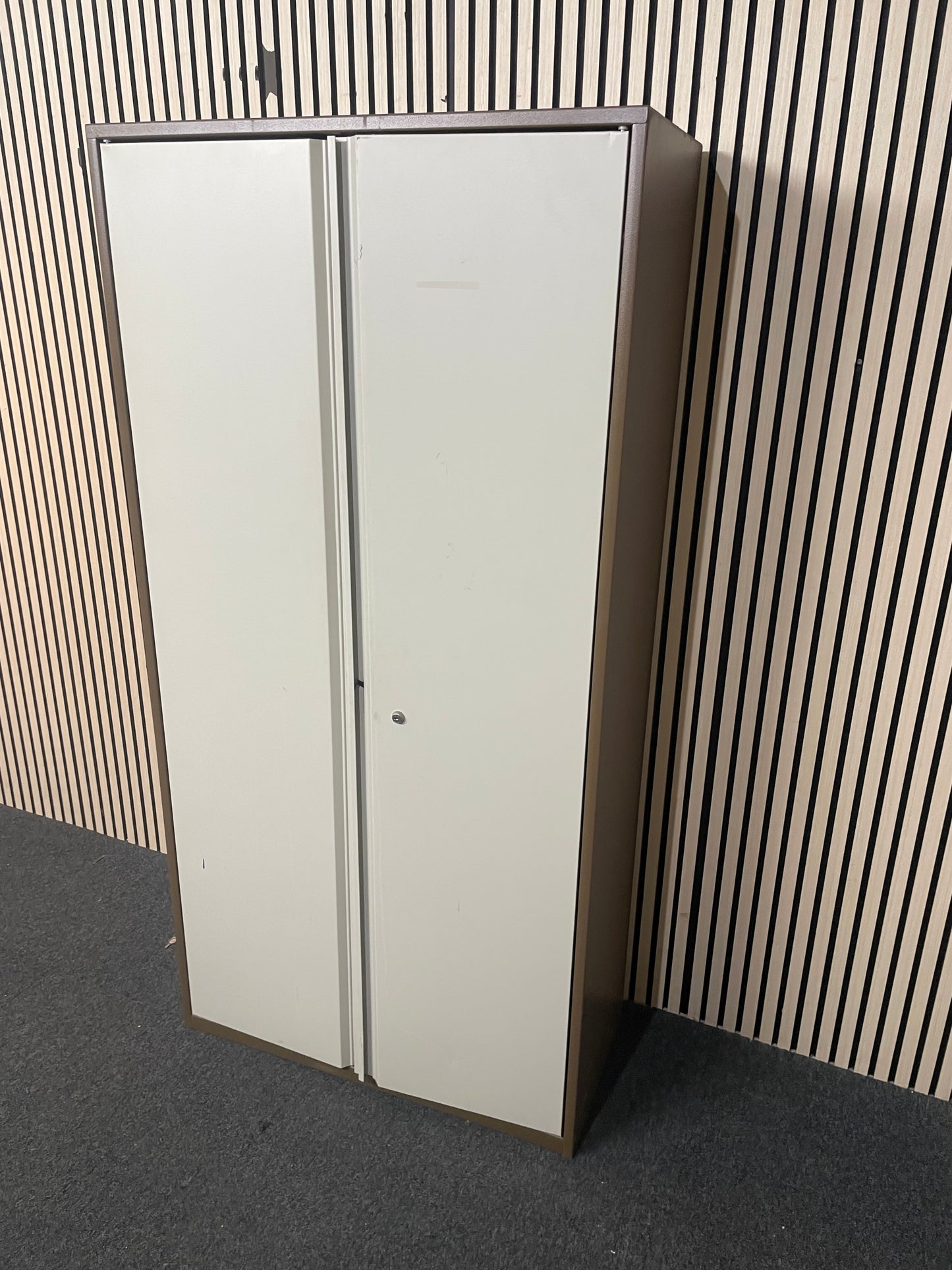 2 door coffee and cream metal storage unit (no key) (H 180 x W 90 x D 42 cm)