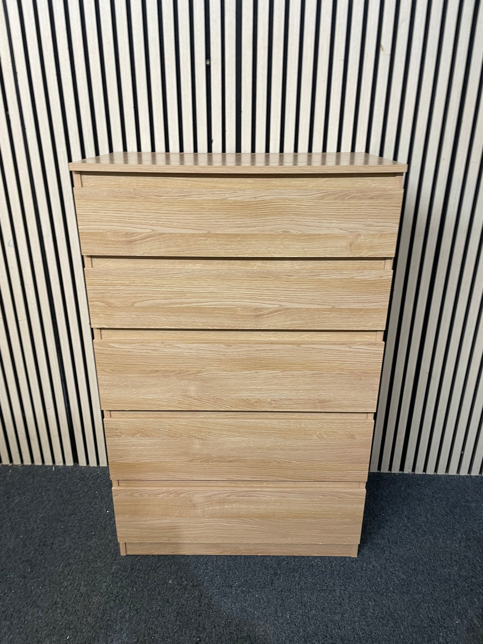 Oak laminate 5 drawer chest (H 112 x W 70 x D 40 cm) 1226