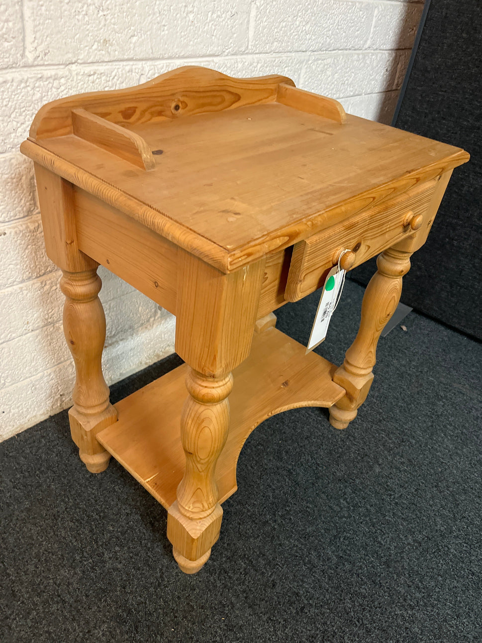 Solid pitch pine 1 drawer lamp table with upstand (H 73 x W 58 x D 38 cm) 2225