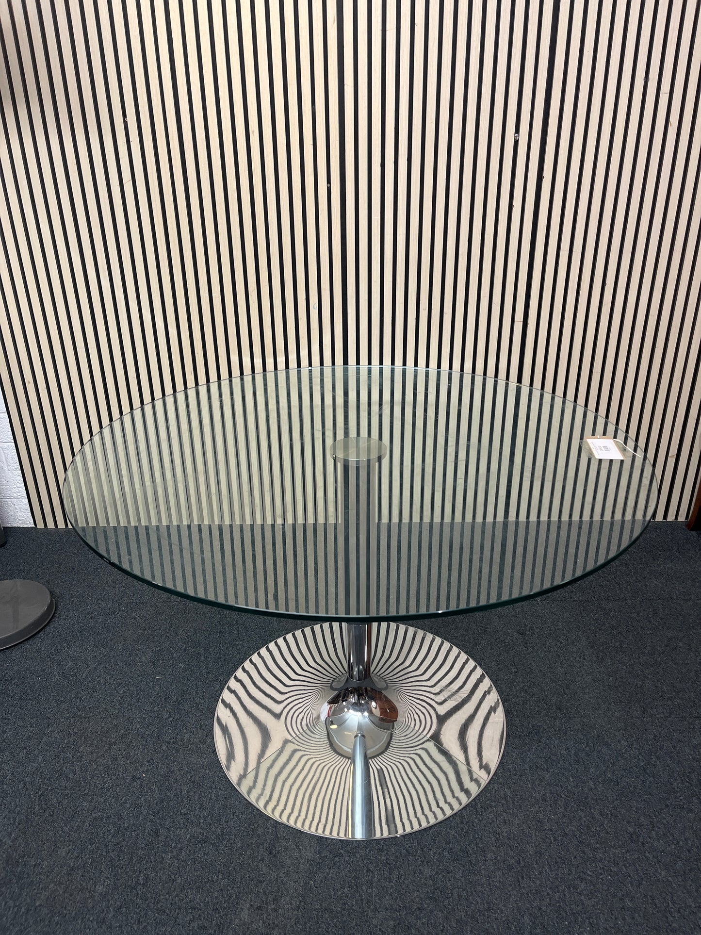 Solid metal frame central base circular glass dining table (120cm dim) 3126