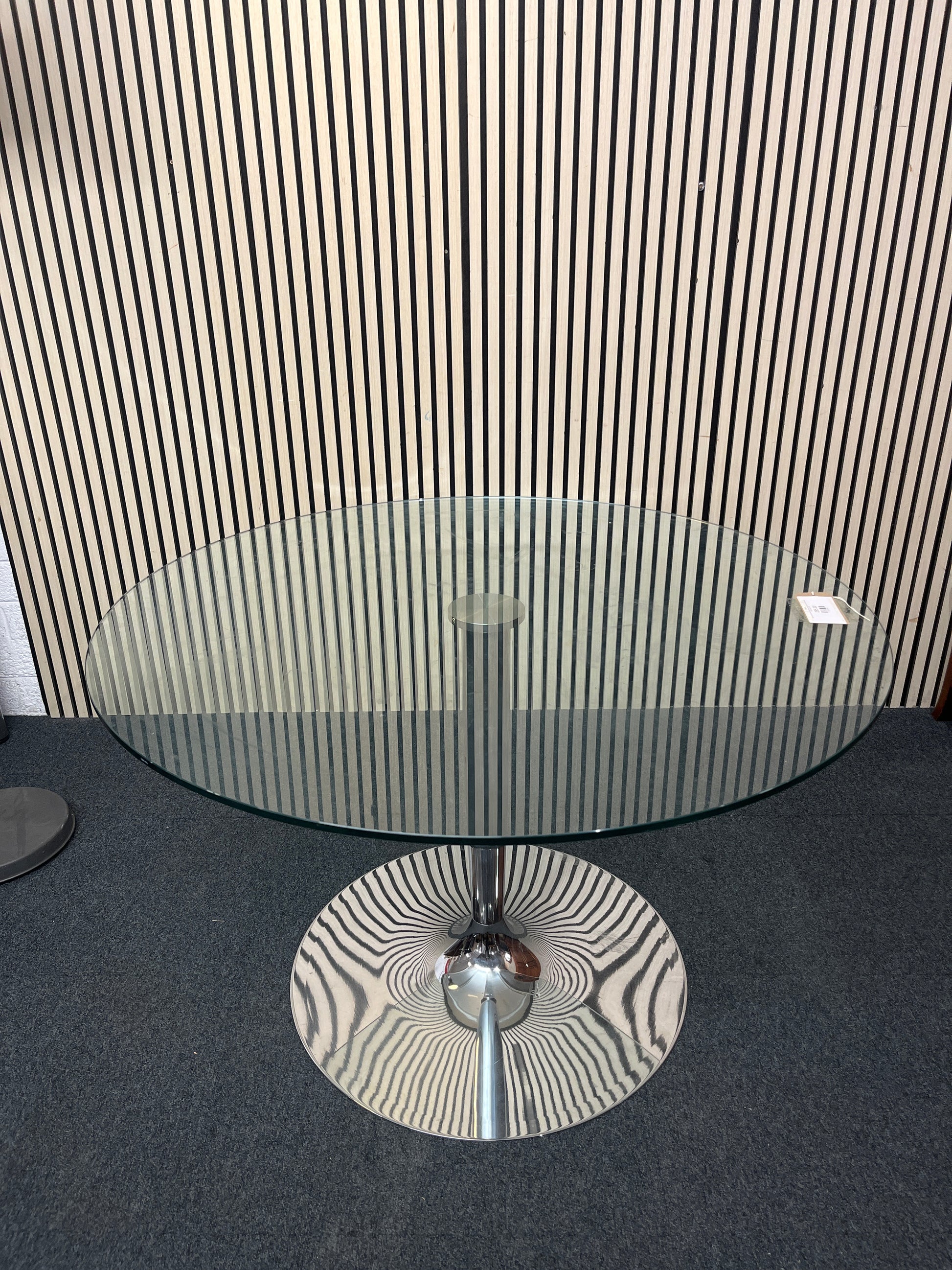 Solid metal frame central base circular glass dining table (120cm dim) 3126