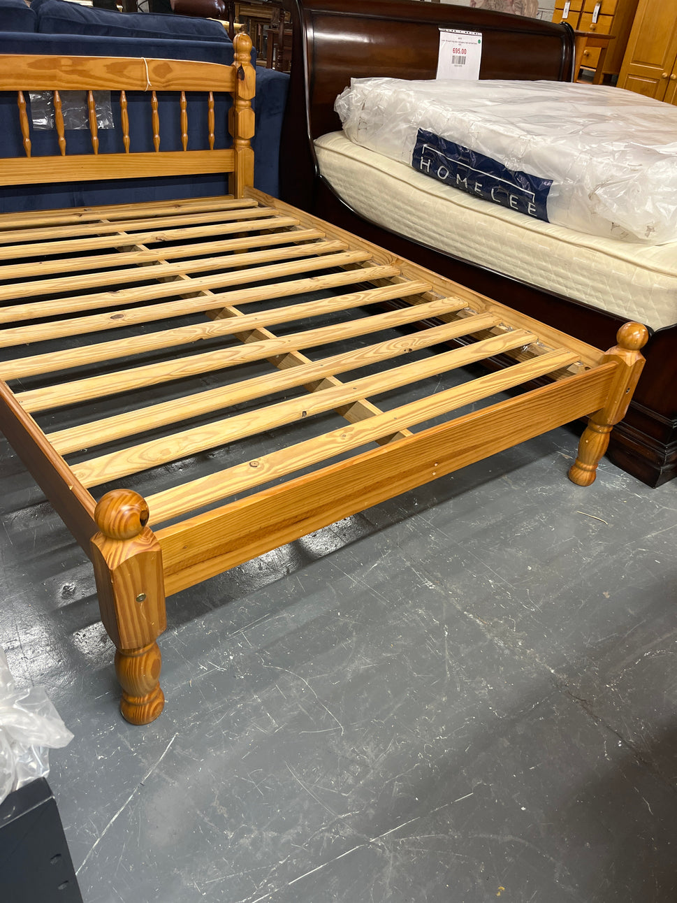 4ft 6 solid pine low end bed frame 3325