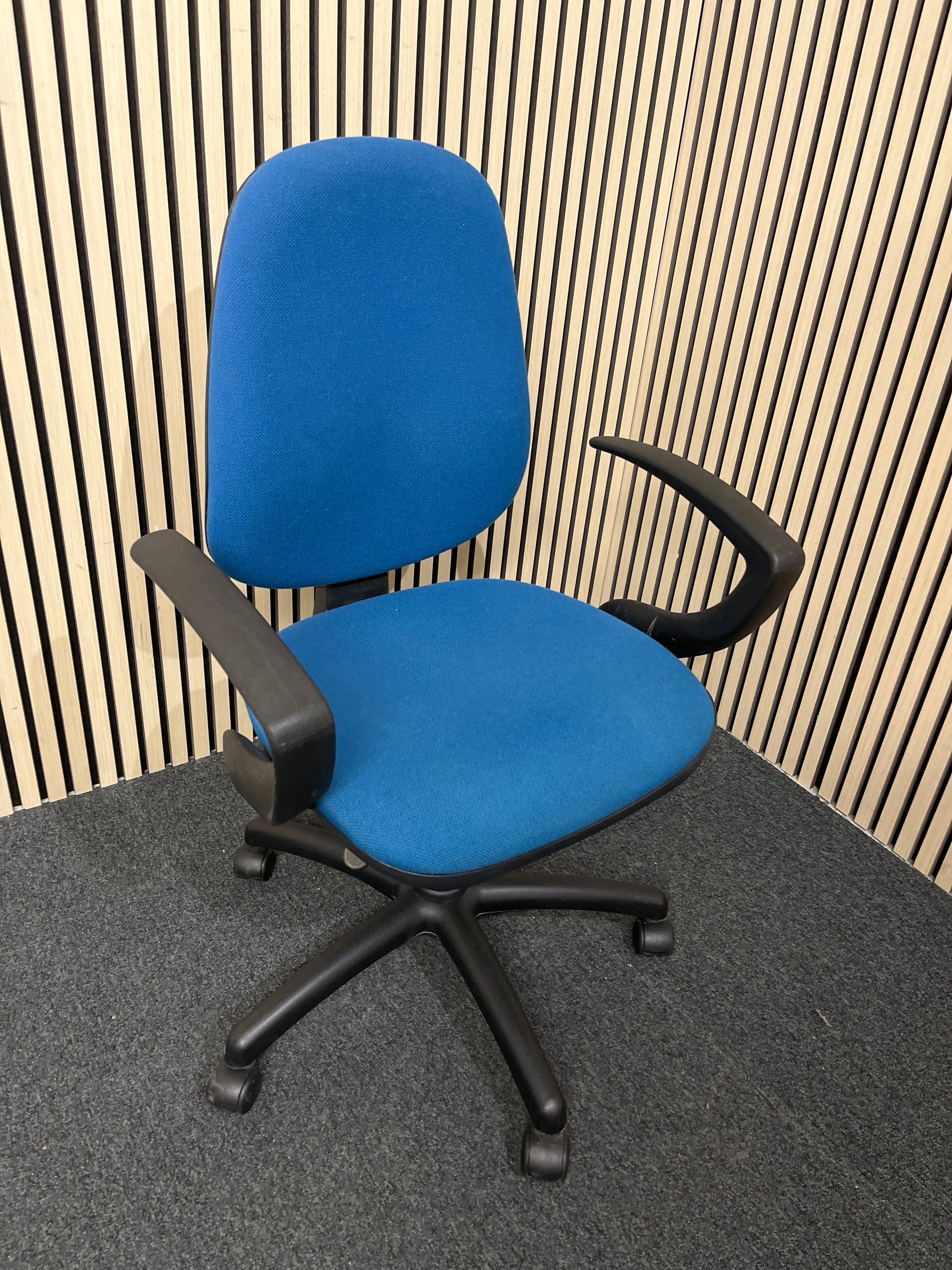High back swivel chair with fixed loop arms in blue fabric  3325