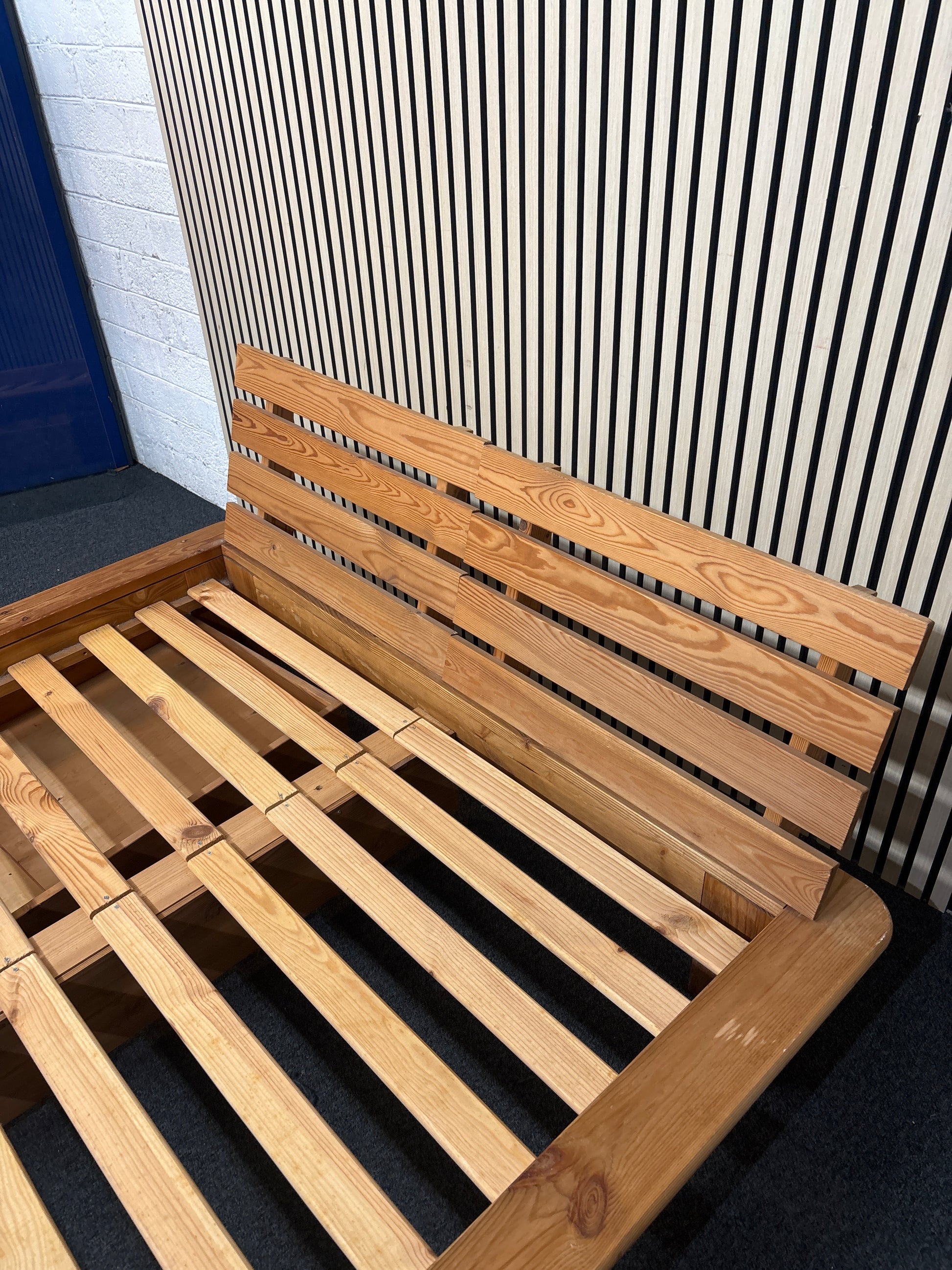 4ft 6 pine framed futon style bed frame with under bed drawers 3325