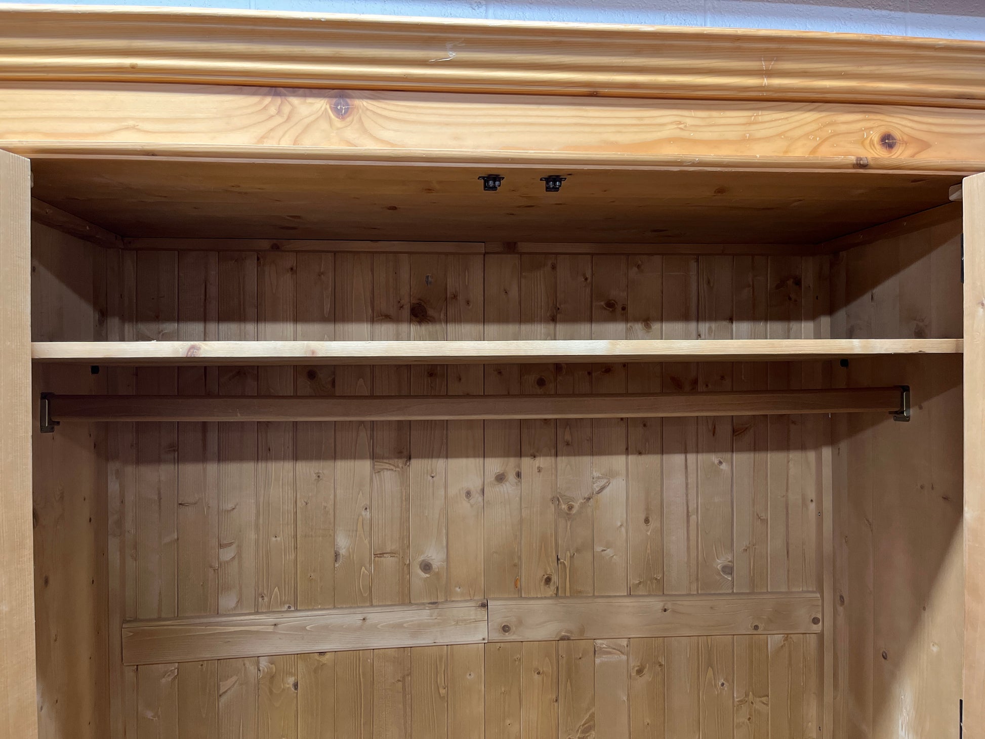 Large 2 door 2 drawer pitch pine wardrobe (H 205 x W 145 x D 59 cm) 2225