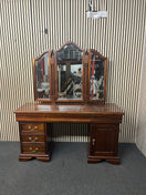 Switch Large ornate solid mahogany dressing table (H 76 x W 137 x D 77 cm) 43827D 2 image