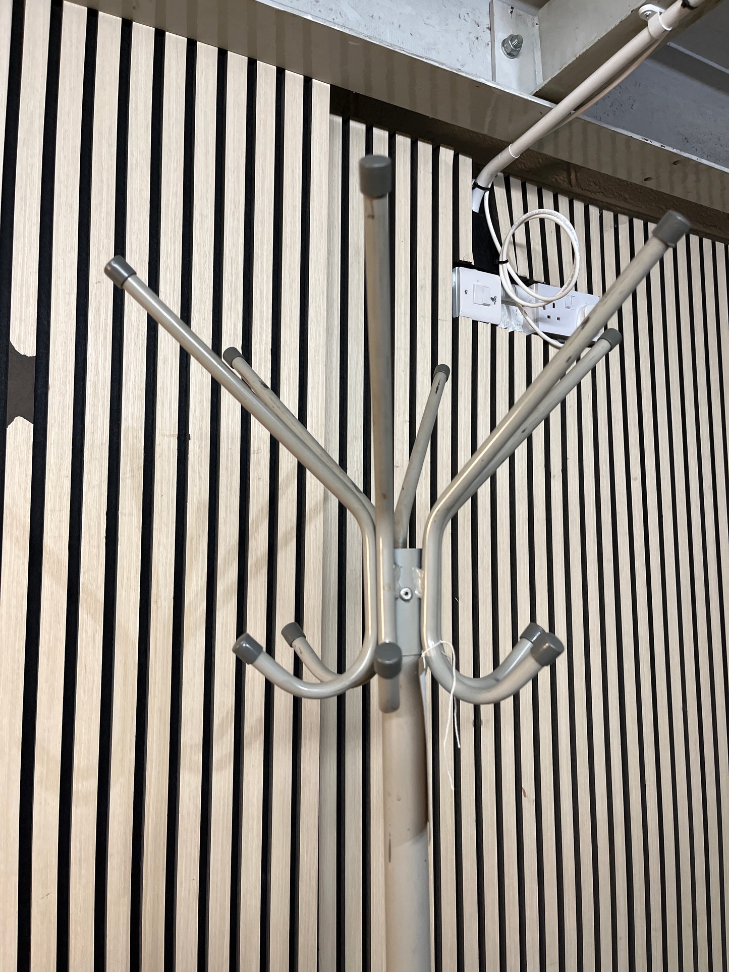 Ornate metal coat stand 2425